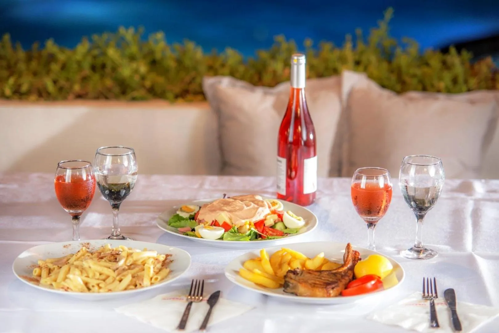 Restaurant/places to eat in Asteris Village