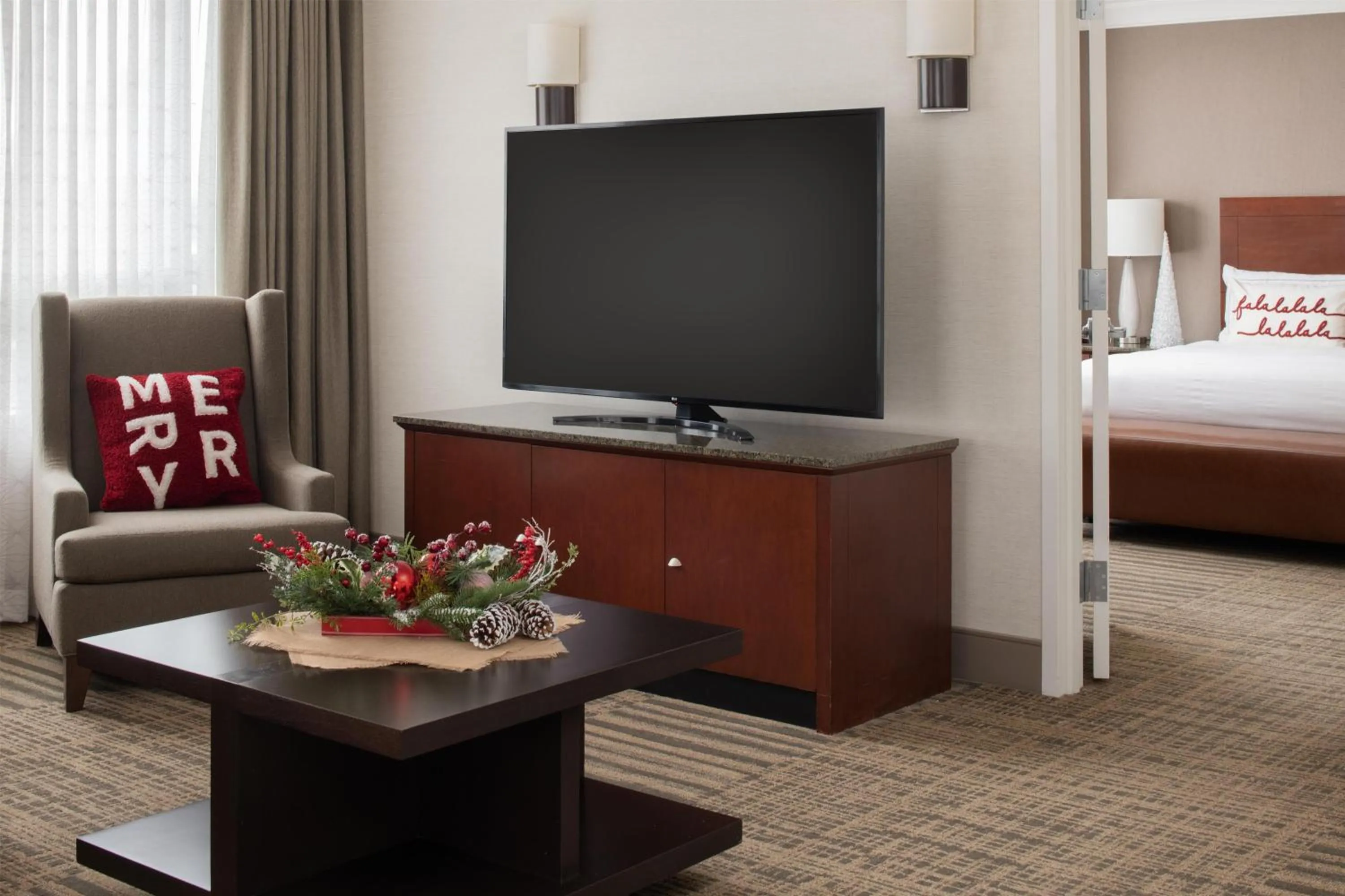 Living room, Bed in Hilton Vancouver Washington