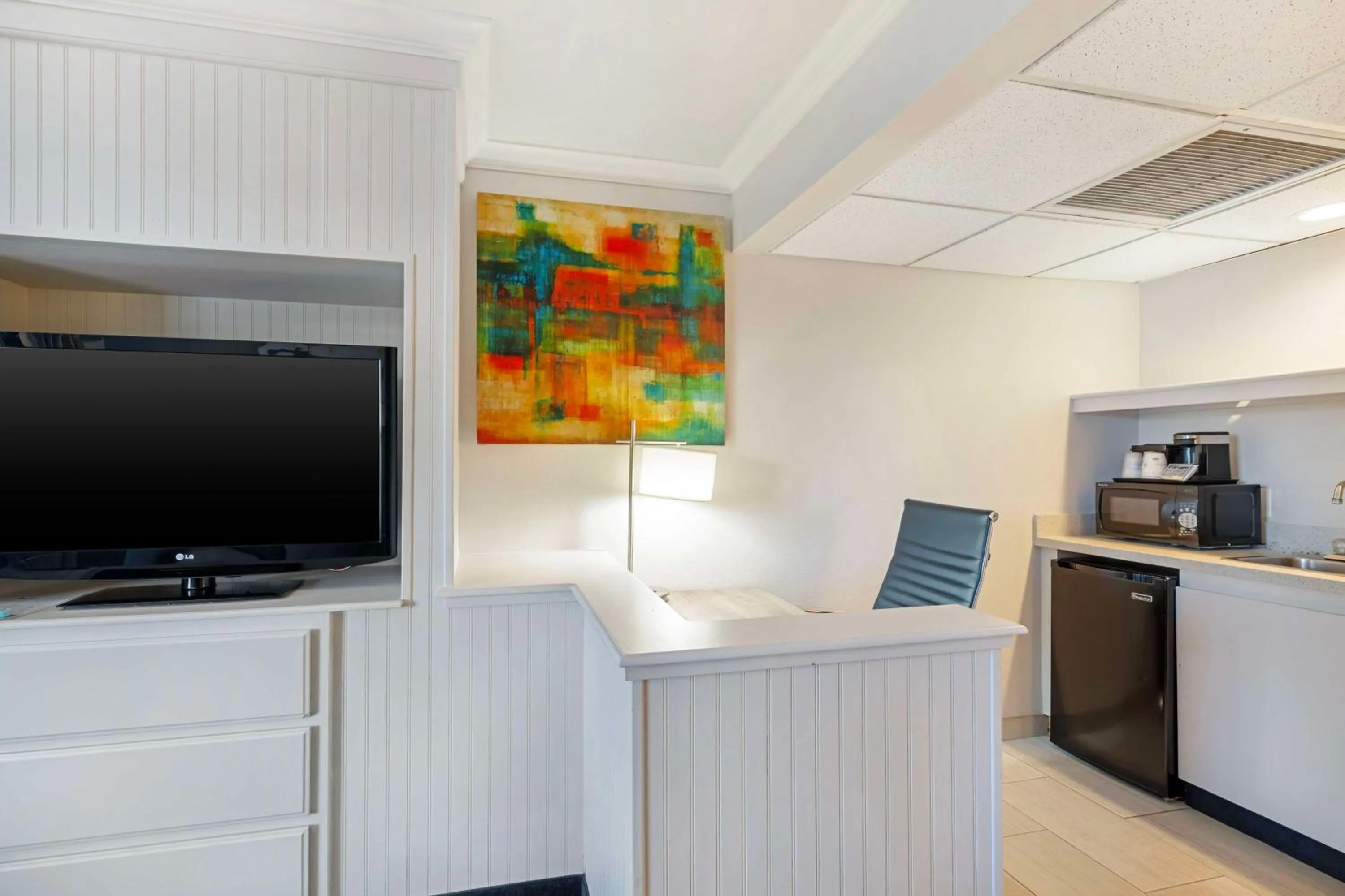 Bedroom in Best Western Posada Royale Hotel & Suites