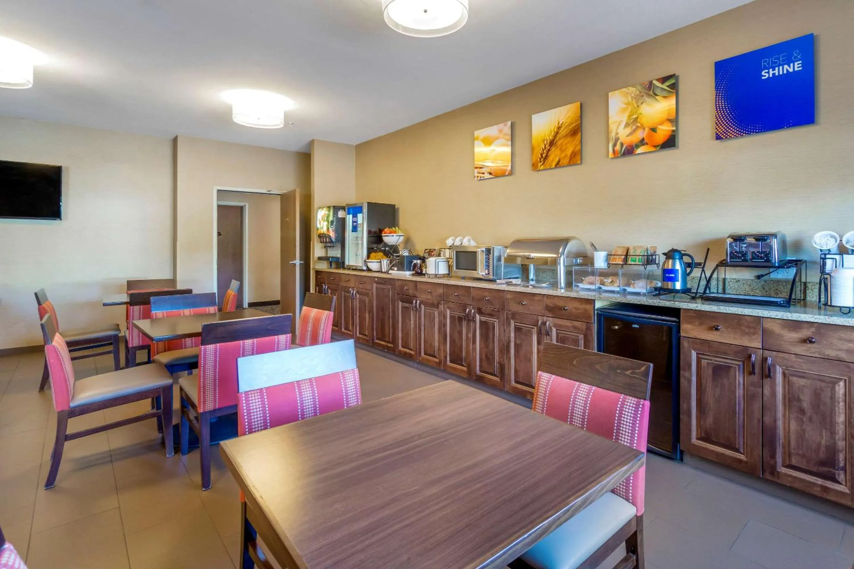 Restaurant/places to eat in Comfort Inn Auburn - Seattle
