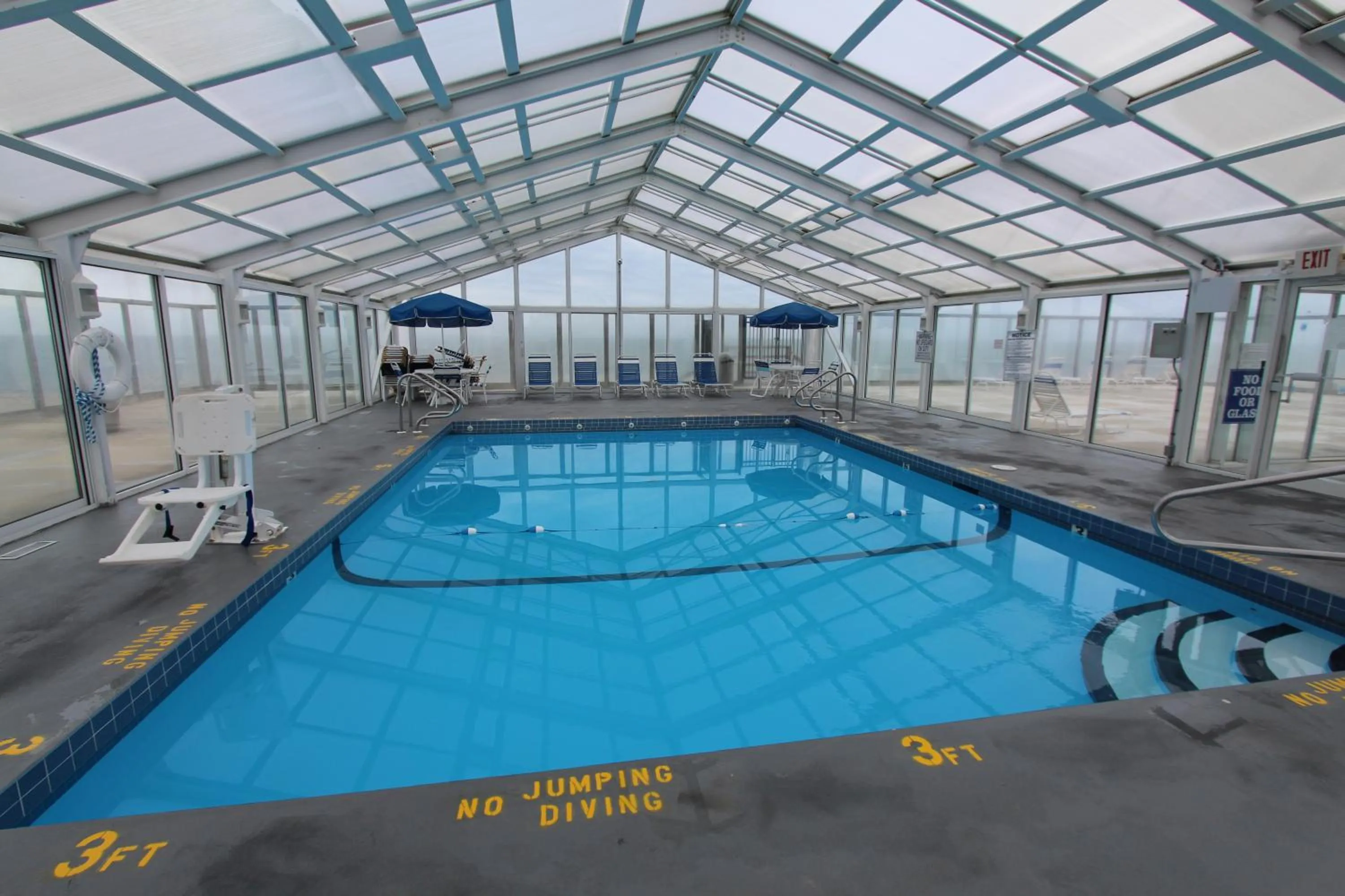 Swimming pool in Ocean Club on Smuggler's Beach