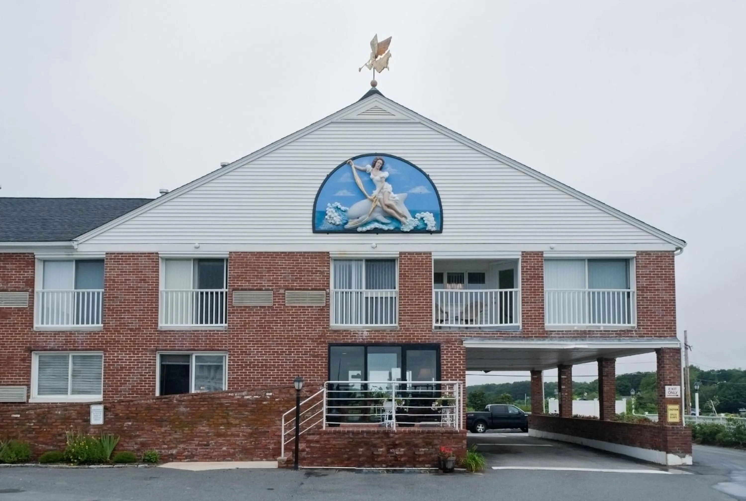 Facade/entrance in Ocean Club on Smuggler's Beach