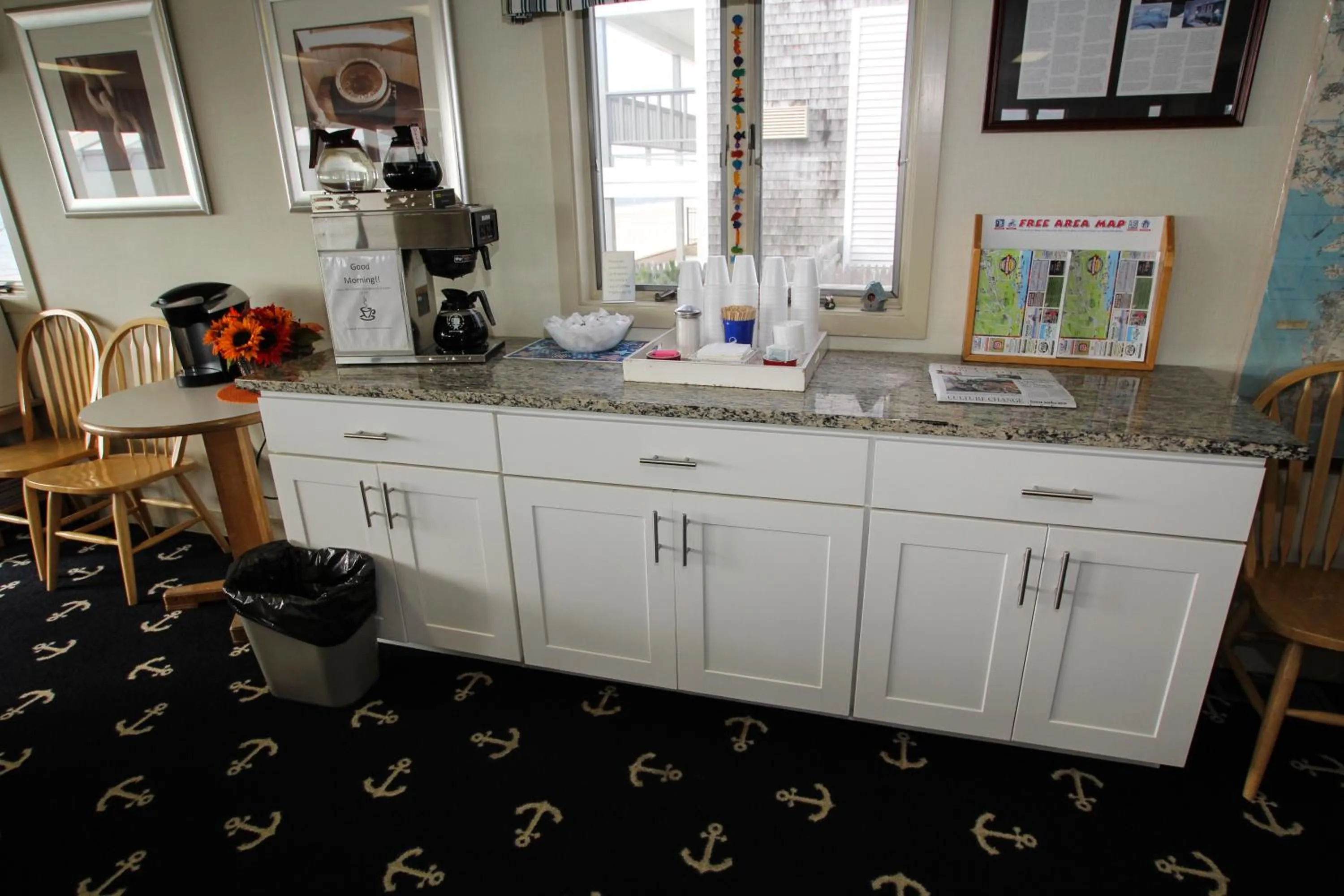 Coffee/tea facilities in Ocean Club on Smuggler's Beach