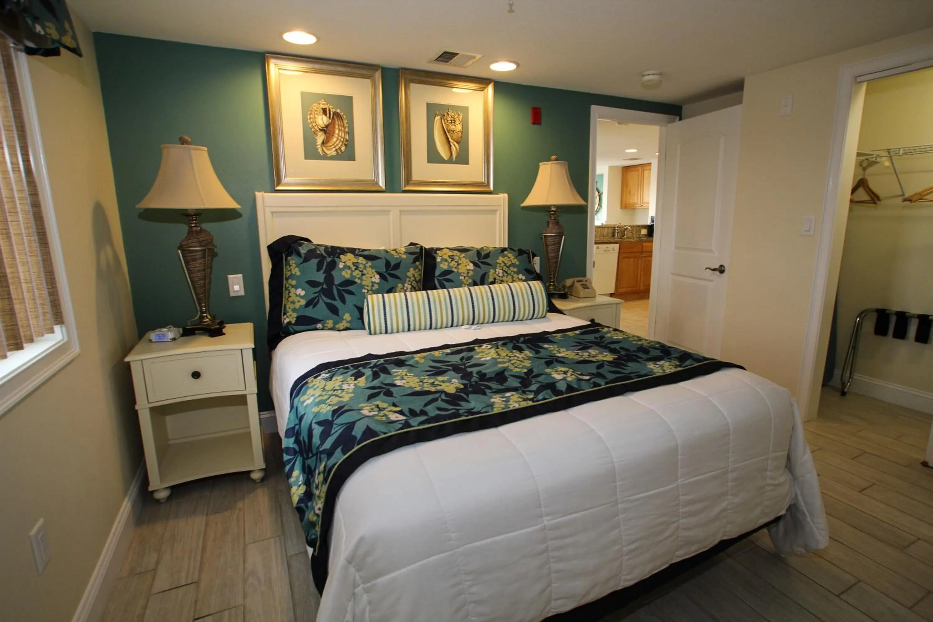 Bedroom, Bed in Ocean Club on Smuggler's Beach