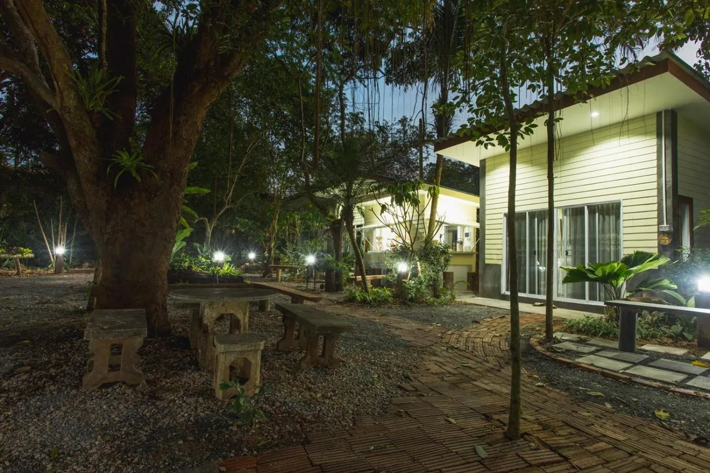 Property building in P's cottage บ้านพักในสวนสวย