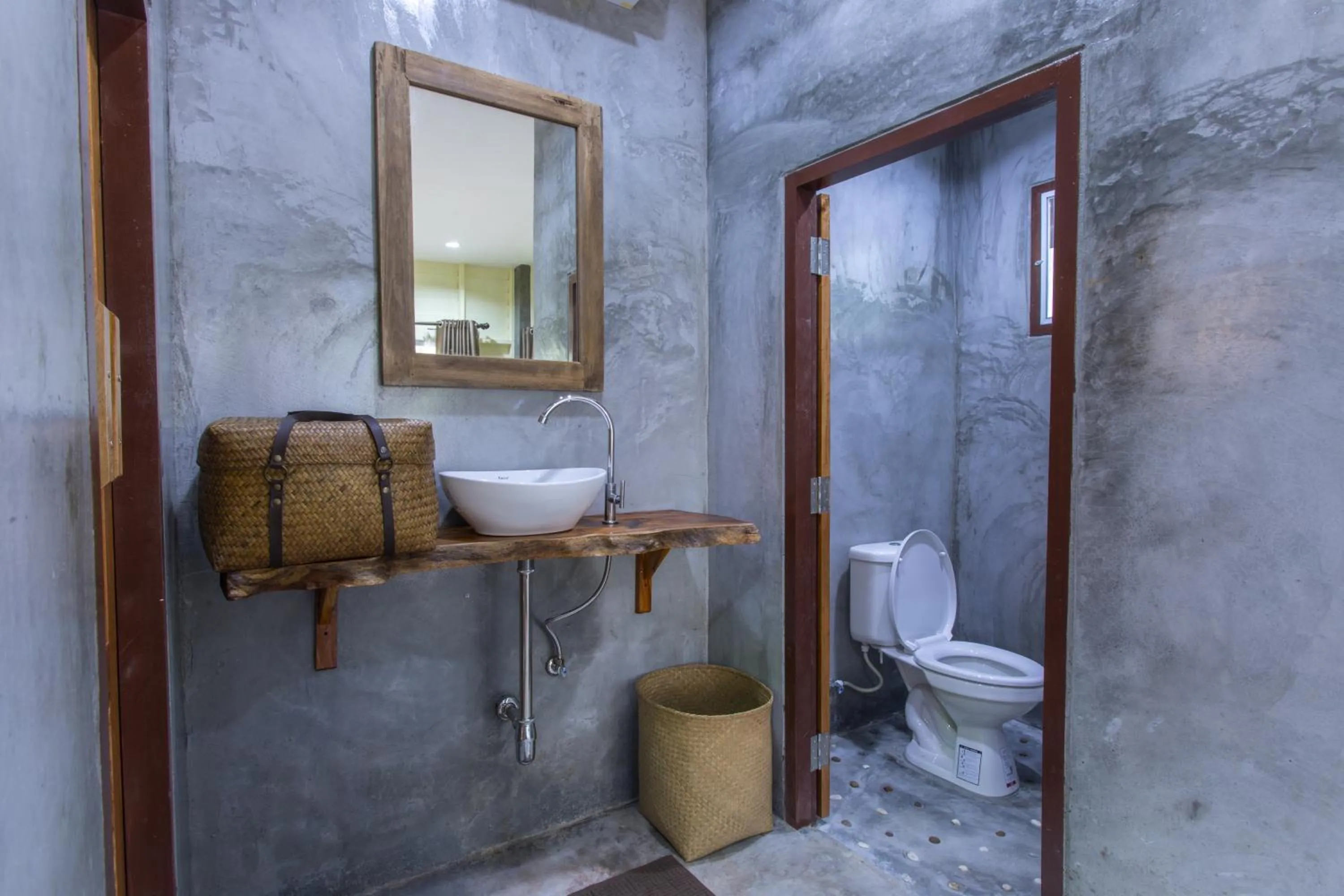 Bathroom in P's cottage บ้านพักในสวนสวย