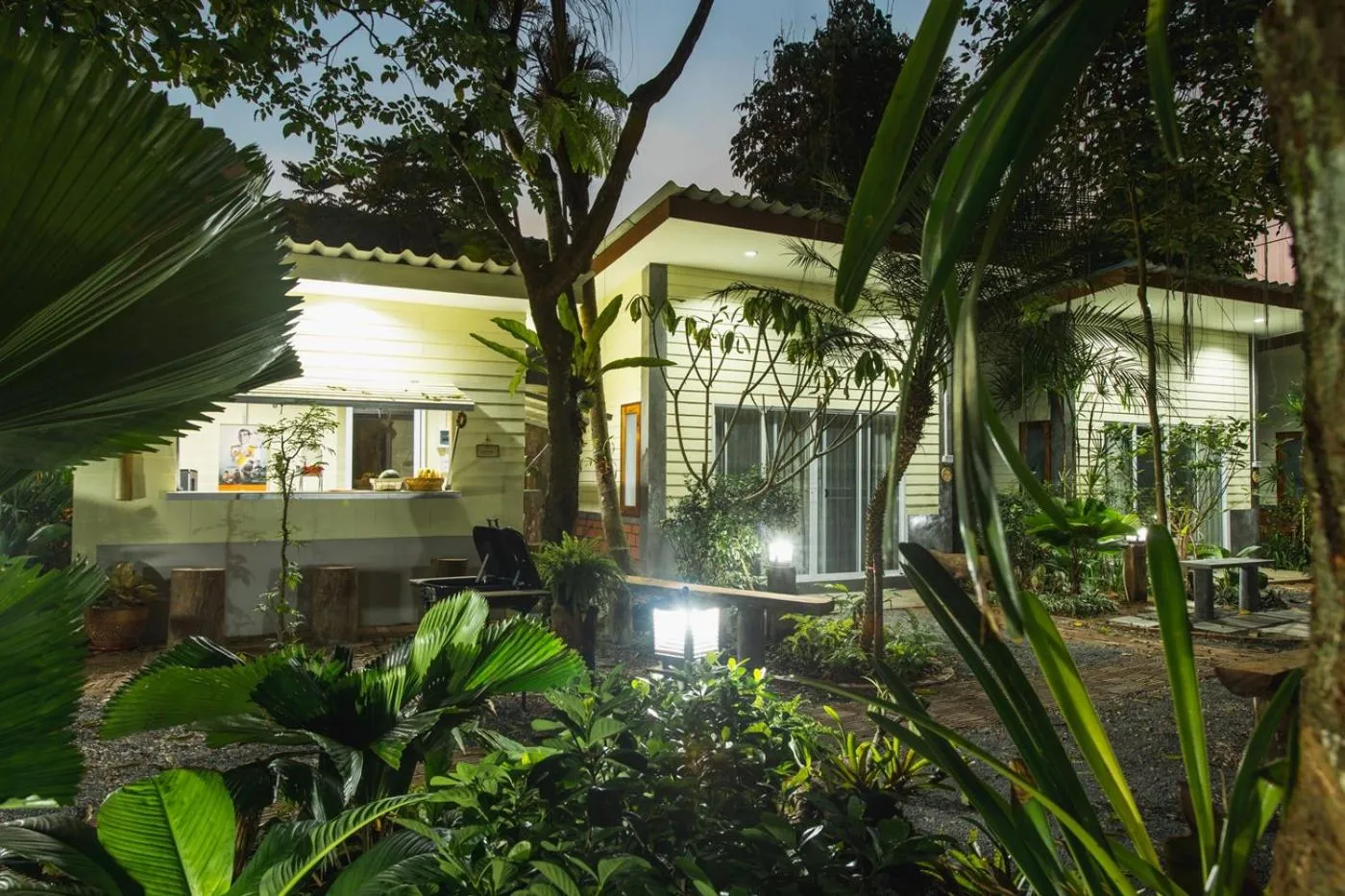 Property building in P's cottage บ้านพักในสวนสวย