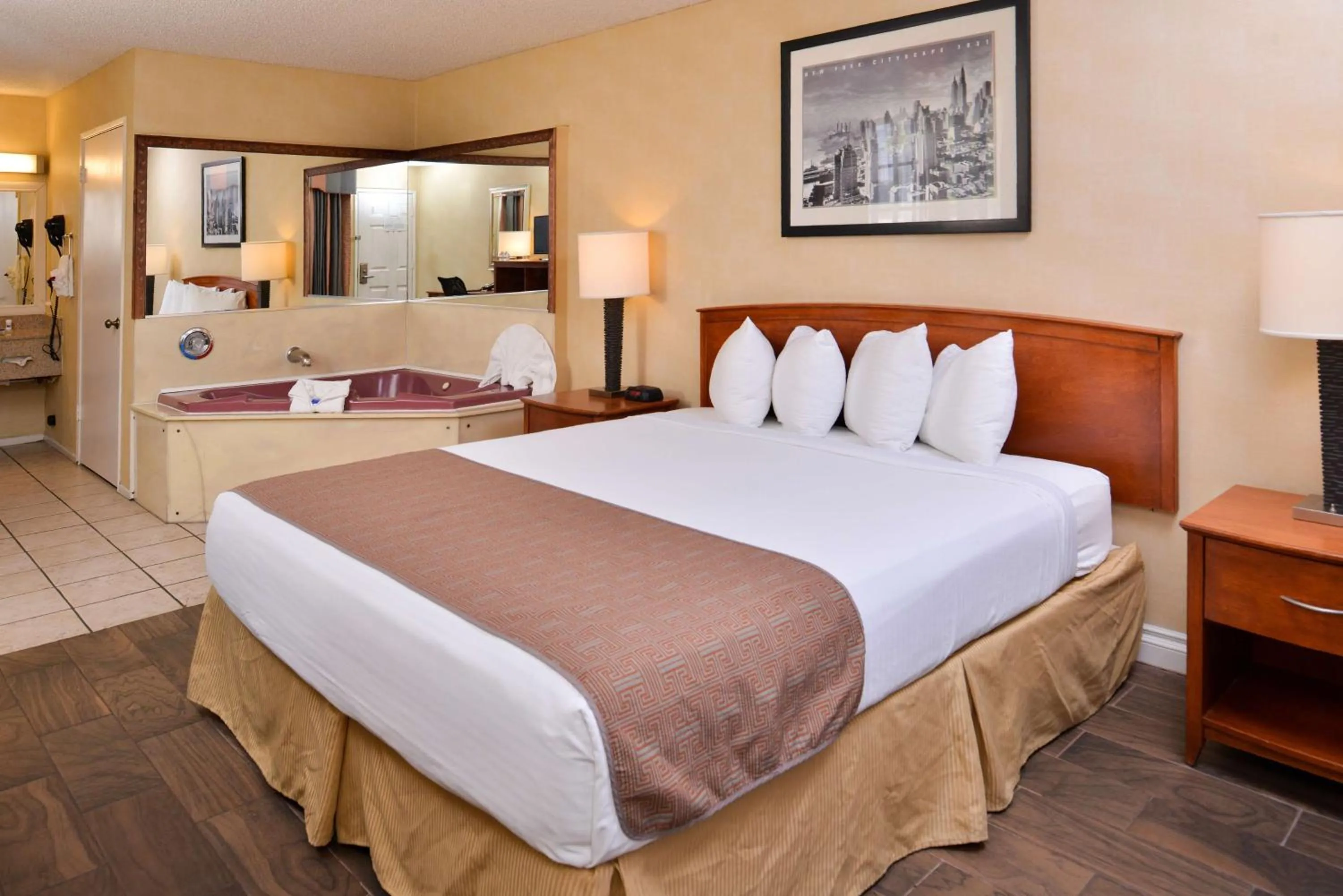 Photo of the whole room, Bed in Best Western Palm Garden Inn