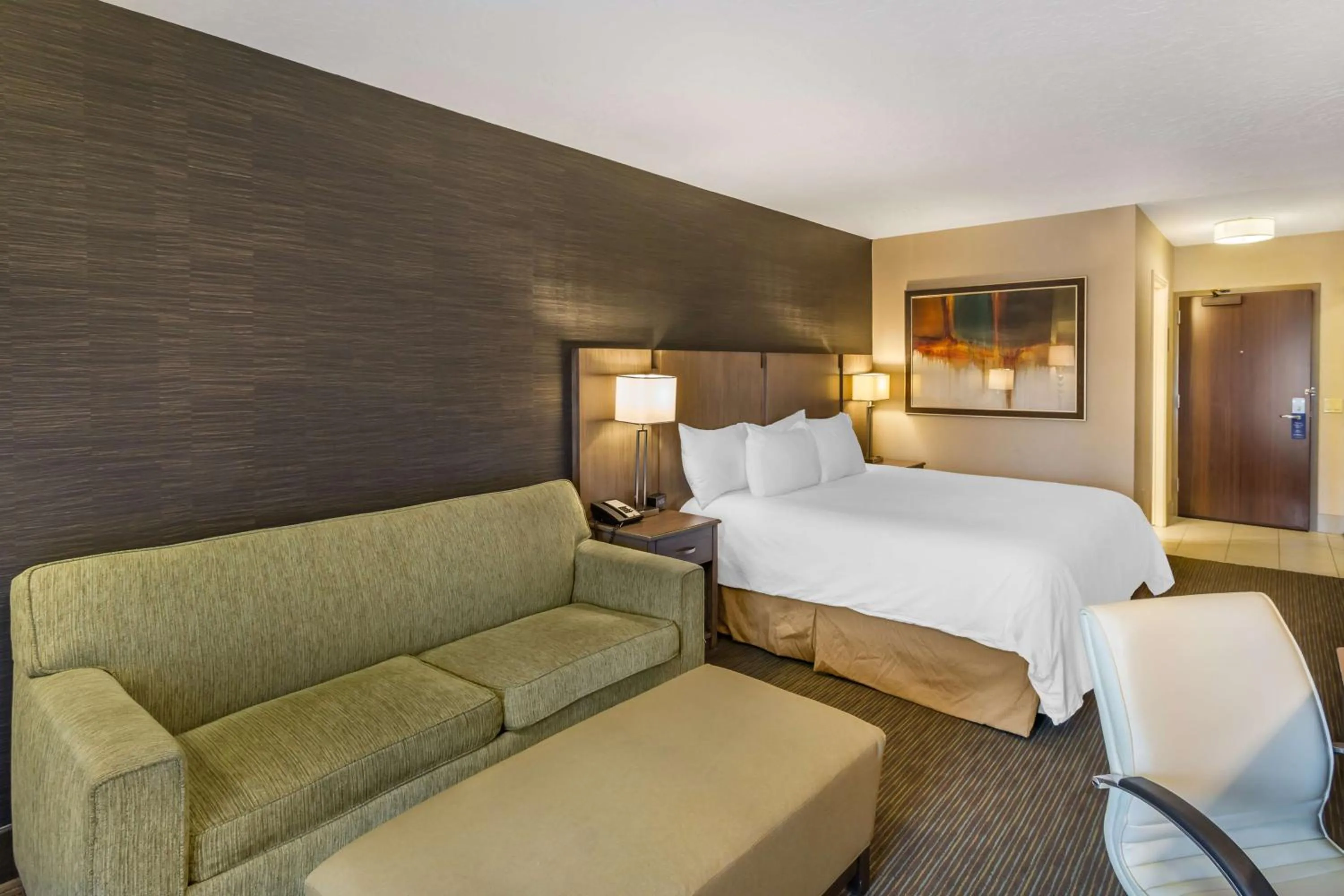 Bedroom, Bed in Best Western Plus Cotton Tree Inn