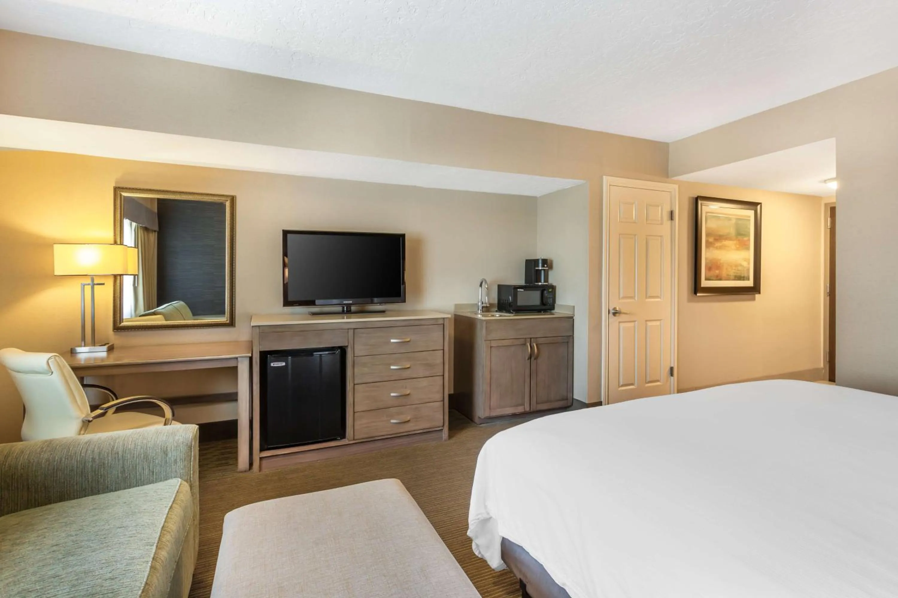 Bedroom, Bed in Best Western Plus Cotton Tree Inn