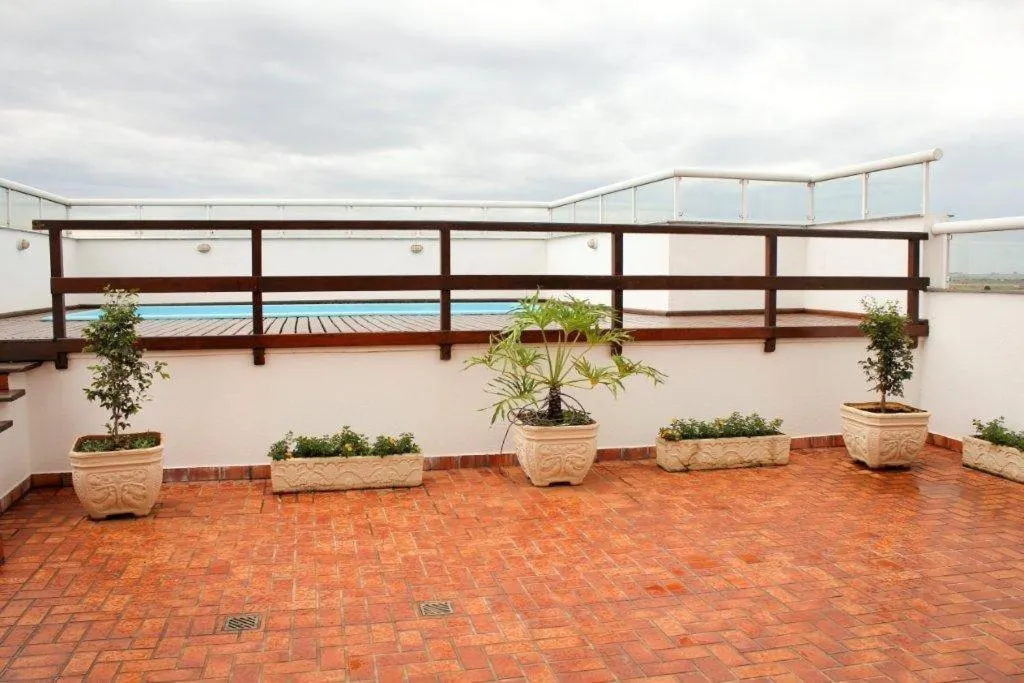 Swimming pool in Jaguary Hotel Sumaré
