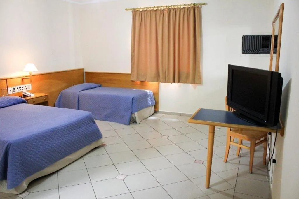 Photo of the whole room, Bed in Jaguary Hotel Sumaré