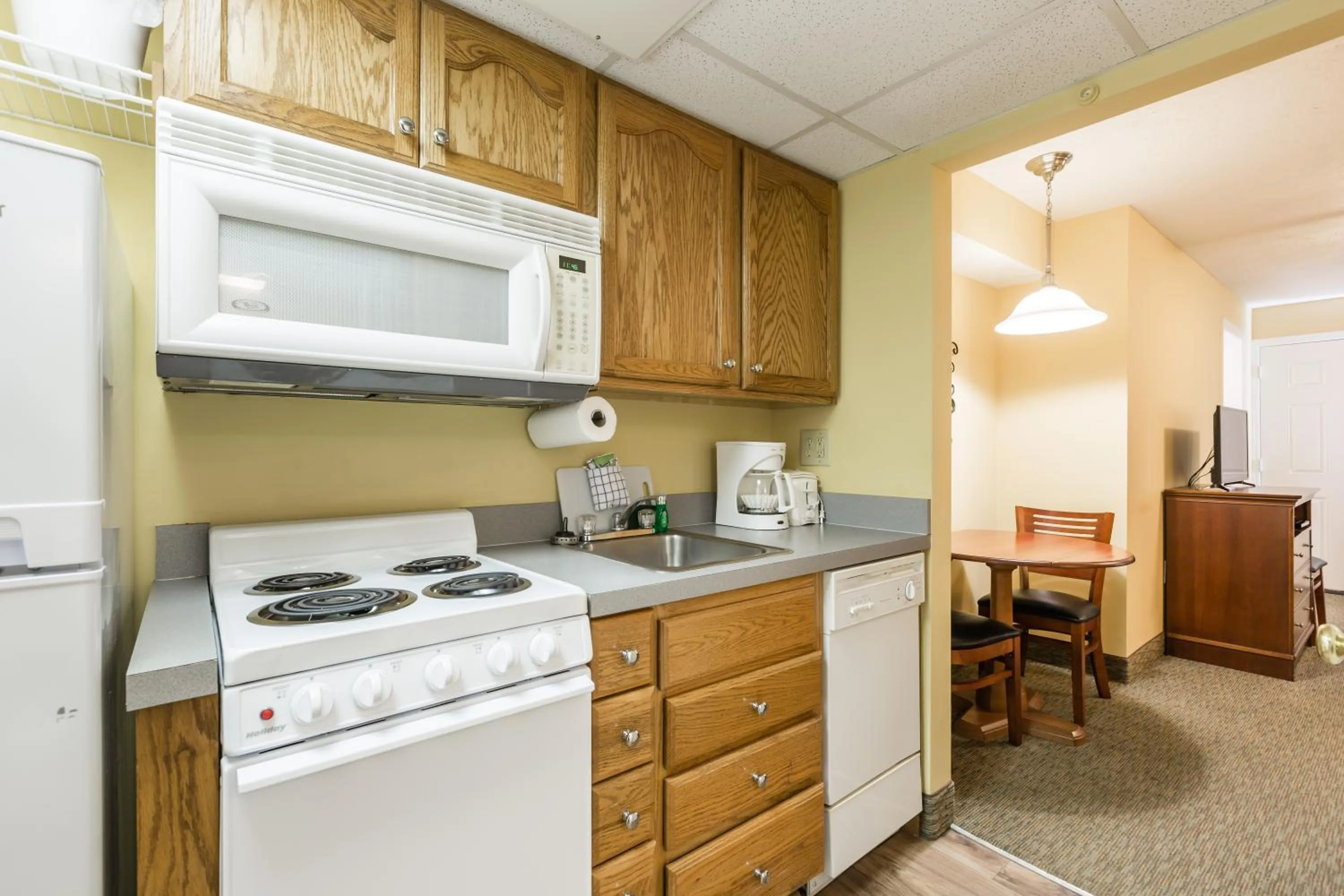 Kitchen or kitchenette in Jade Tree Cove