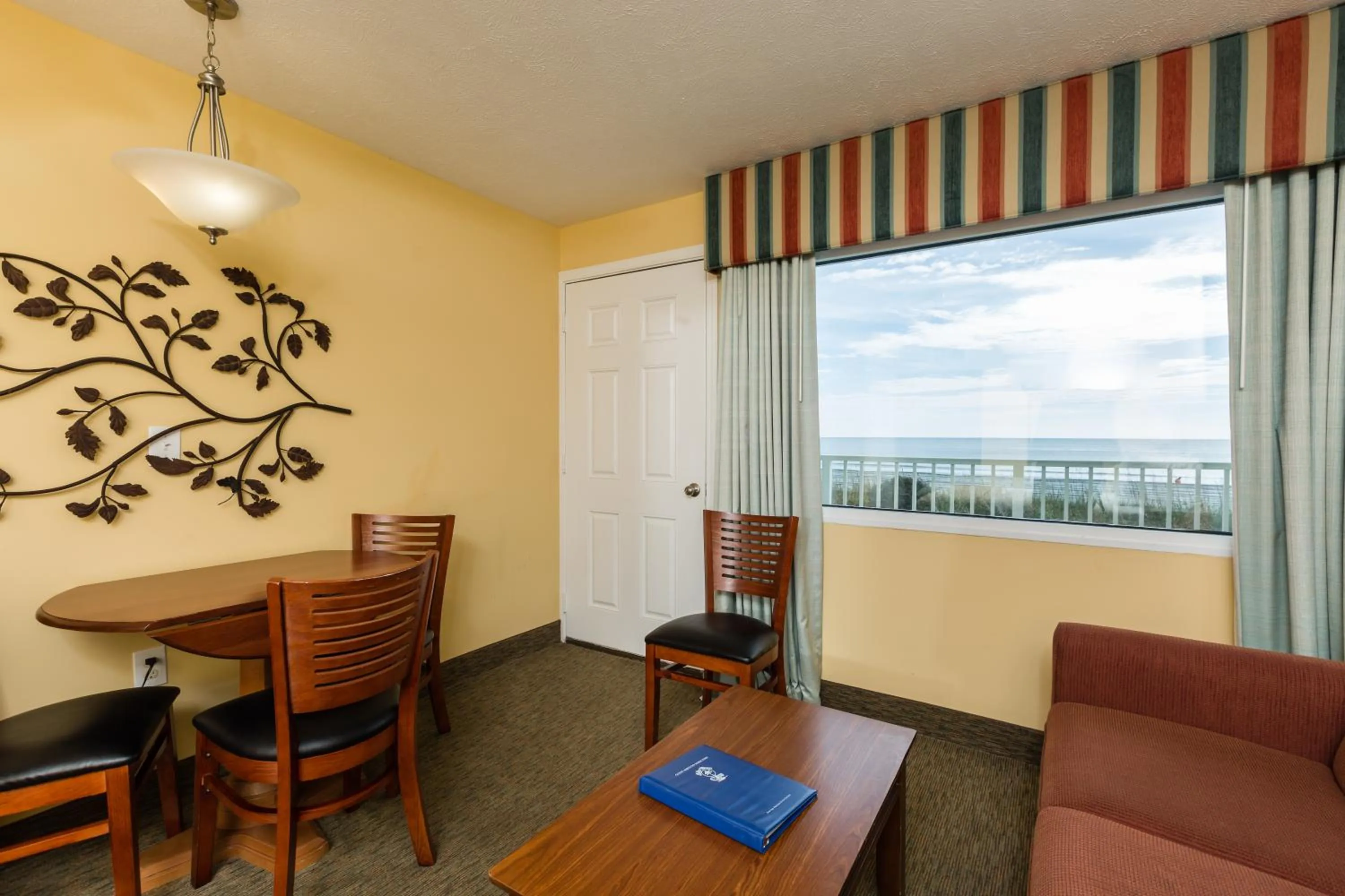 Dining area in Jade Tree Cove