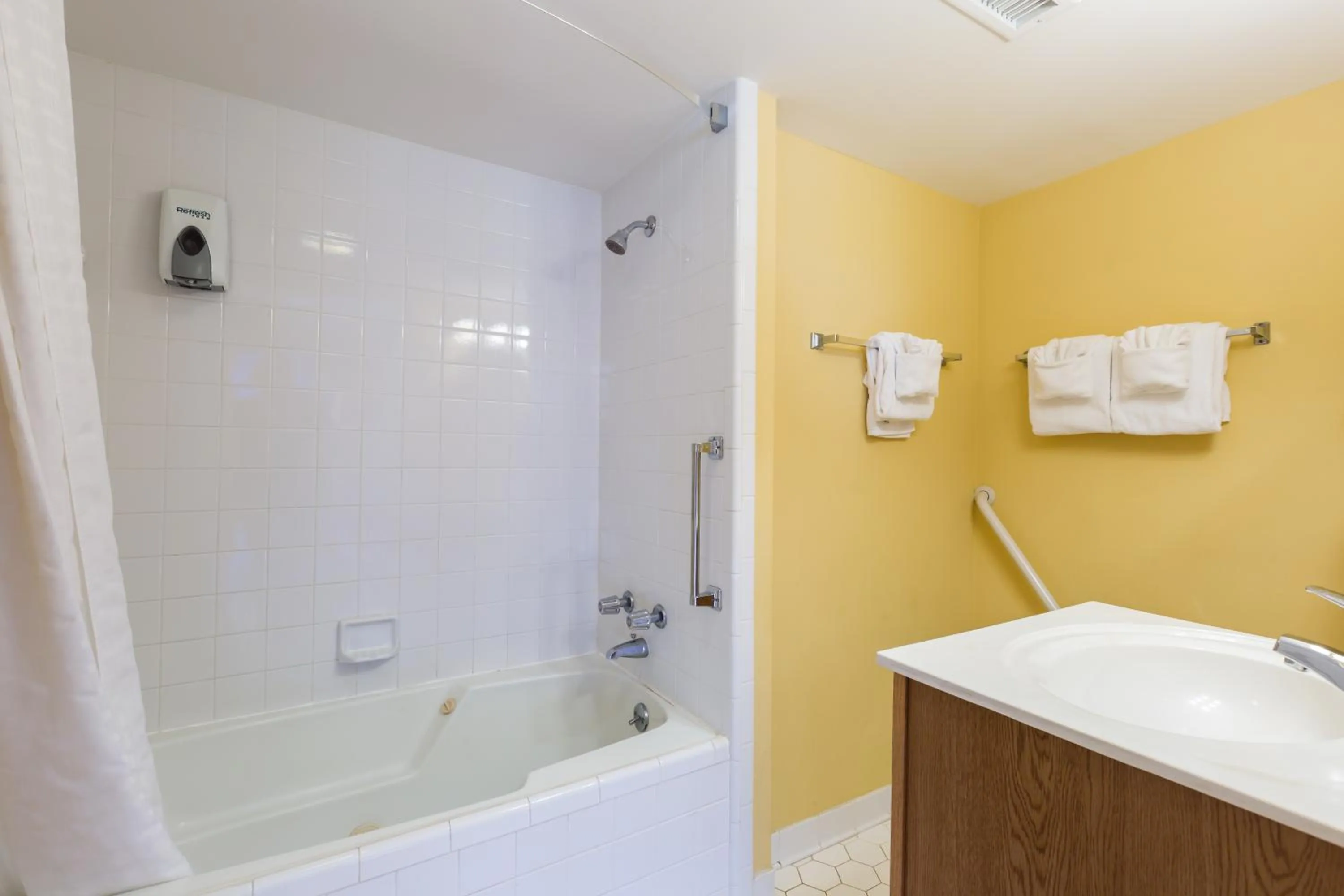 Bathroom in Jade Tree Cove