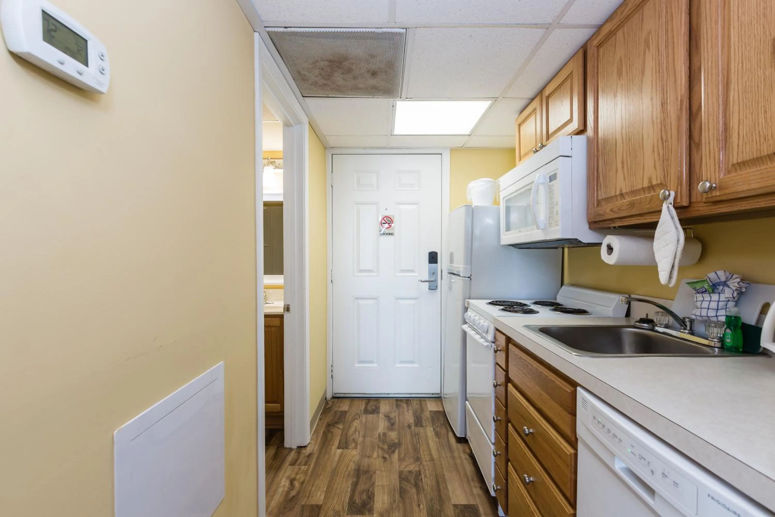 Kitchen or kitchenette in Jade Tree Cove