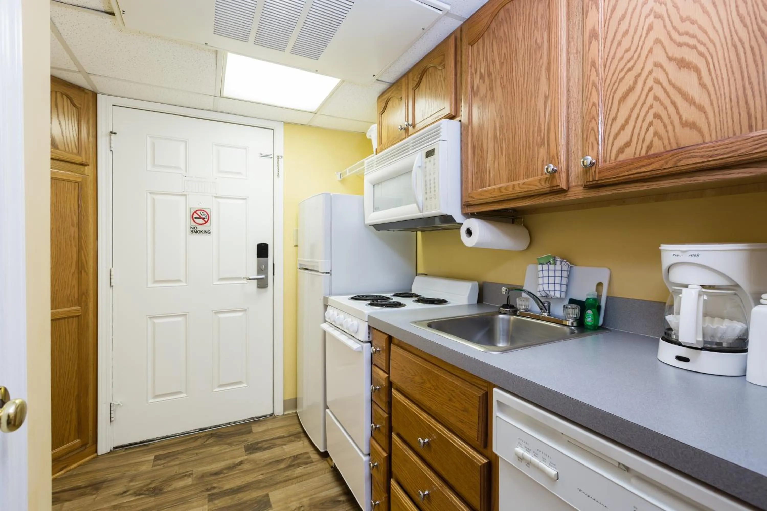 Kitchen or kitchenette in Jade Tree Cove