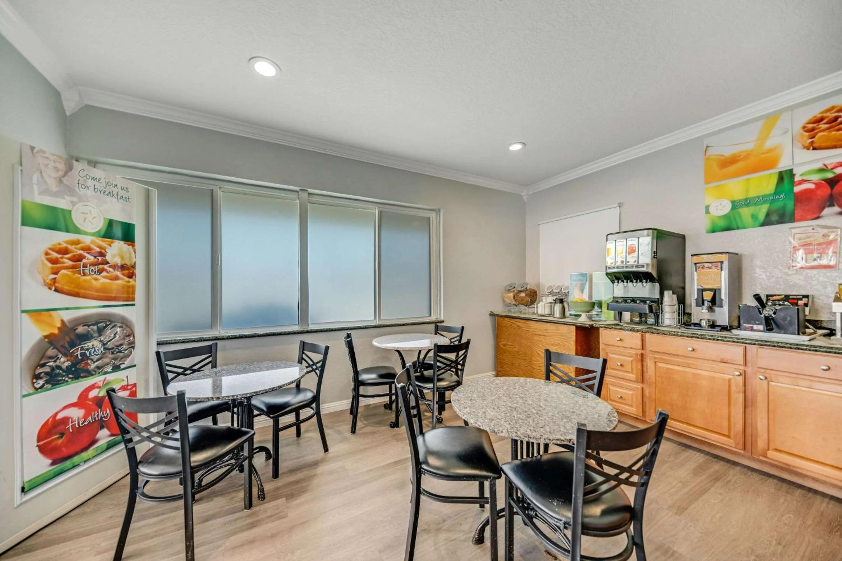 Breakfast in Quality Inn Santa Cruz Downtown Area