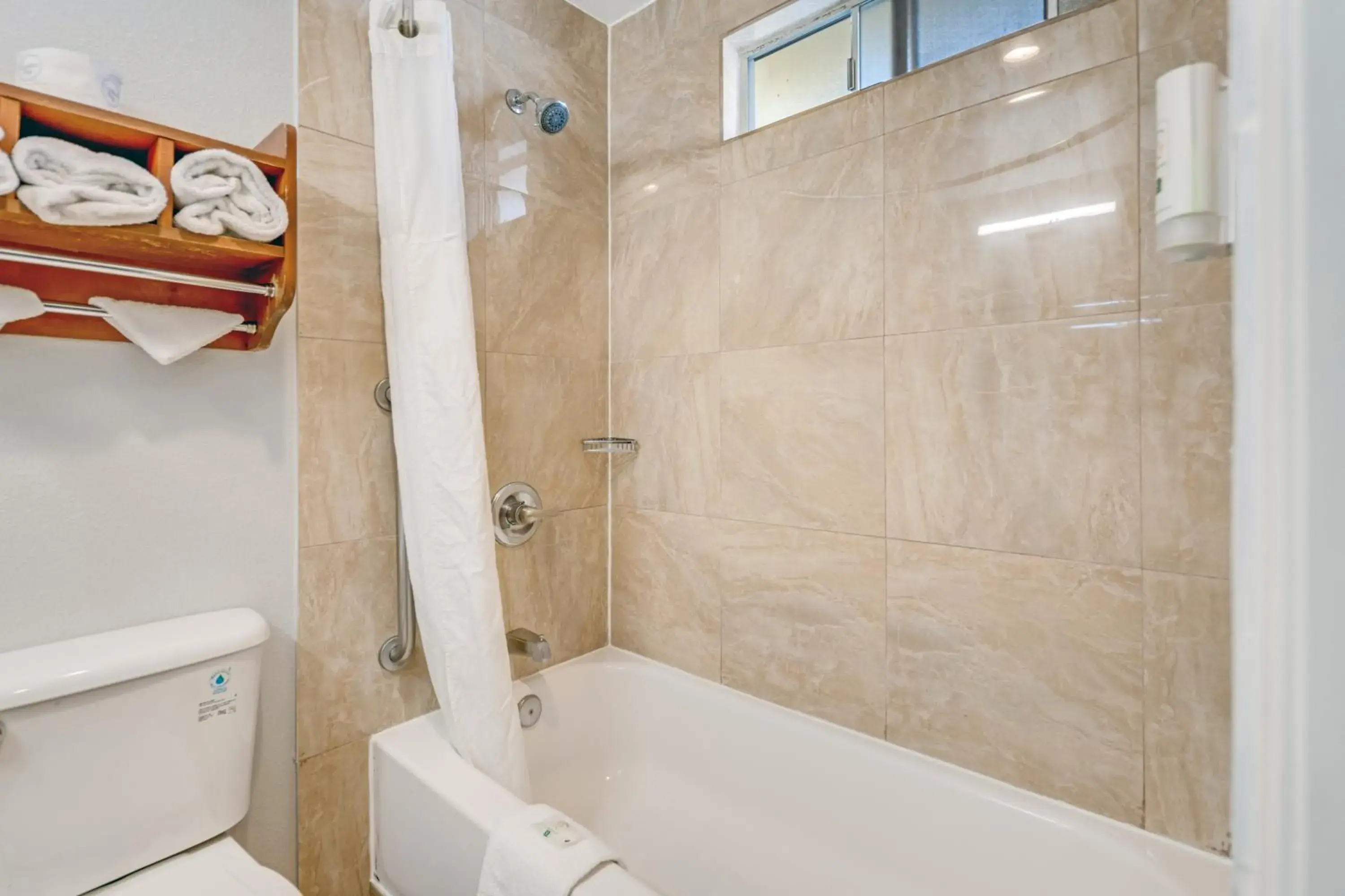 Queen Room with Two Queen Beds - Non-Smoking in Quality Inn Santa Cruz Queen Room with Two Queen Beds - Non-Smoking in Quality Inn Santa Cruz