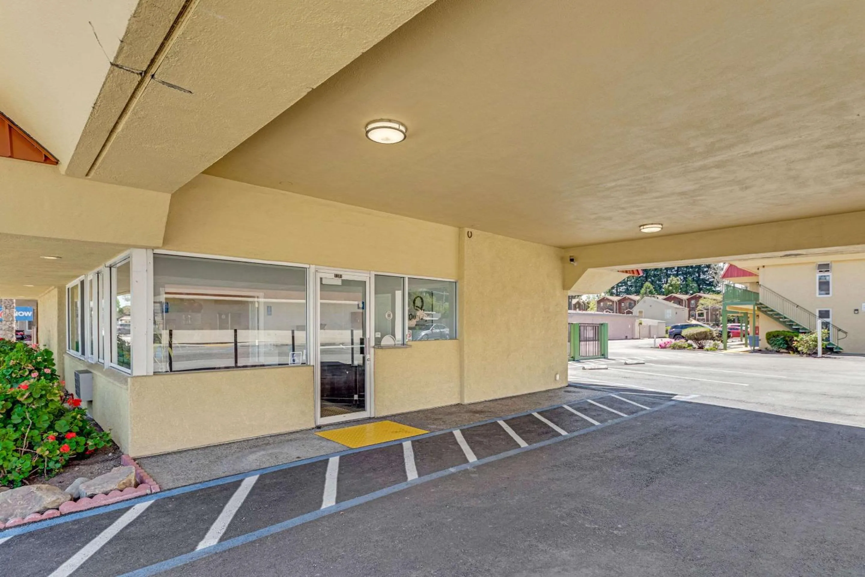 Property building in Quality Inn Santa Cruz Downtown Area