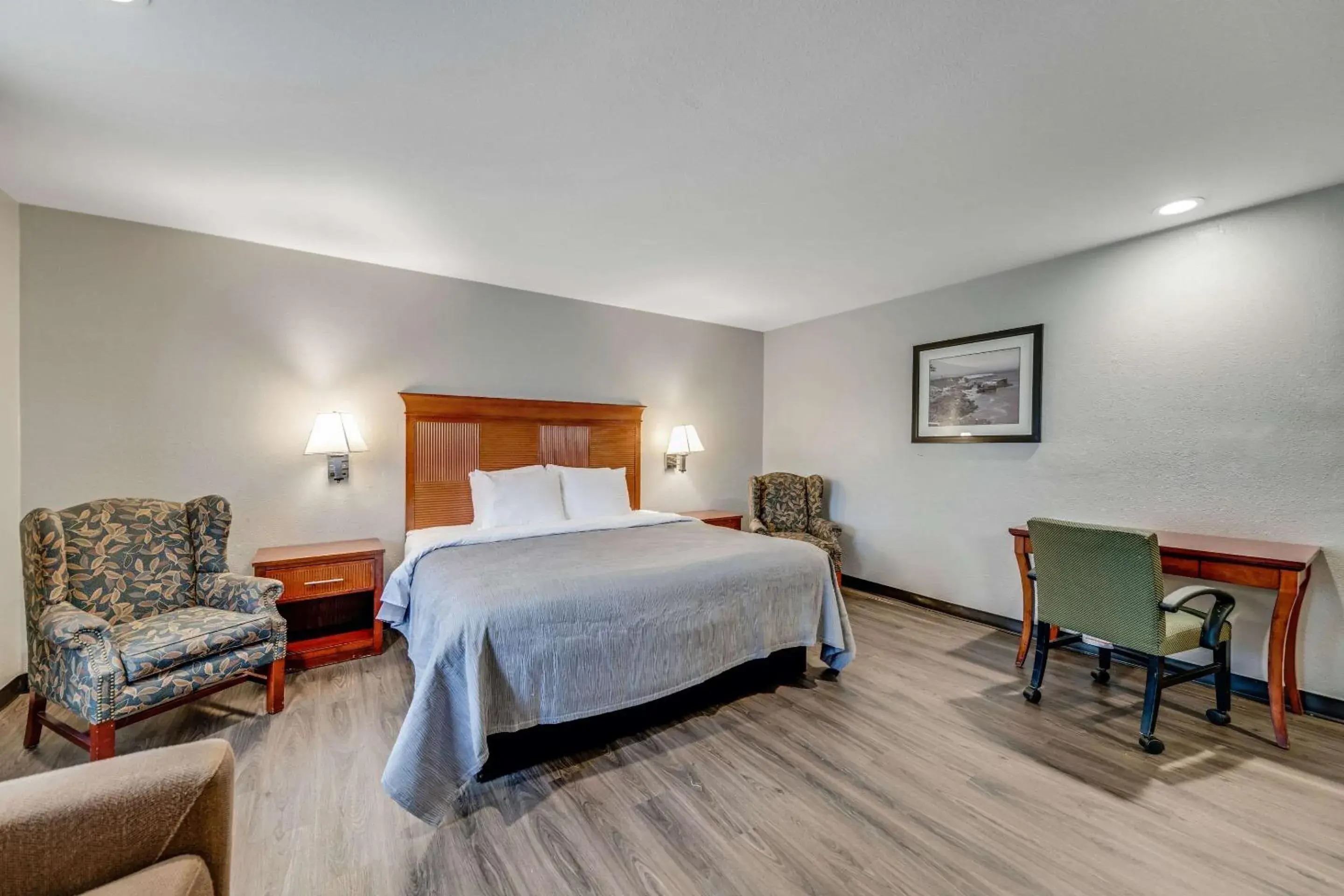 King Room - Non-Smoking in Quality Inn Santa Cruz King Room - Non-Smoking in Quality Inn Santa Cruz