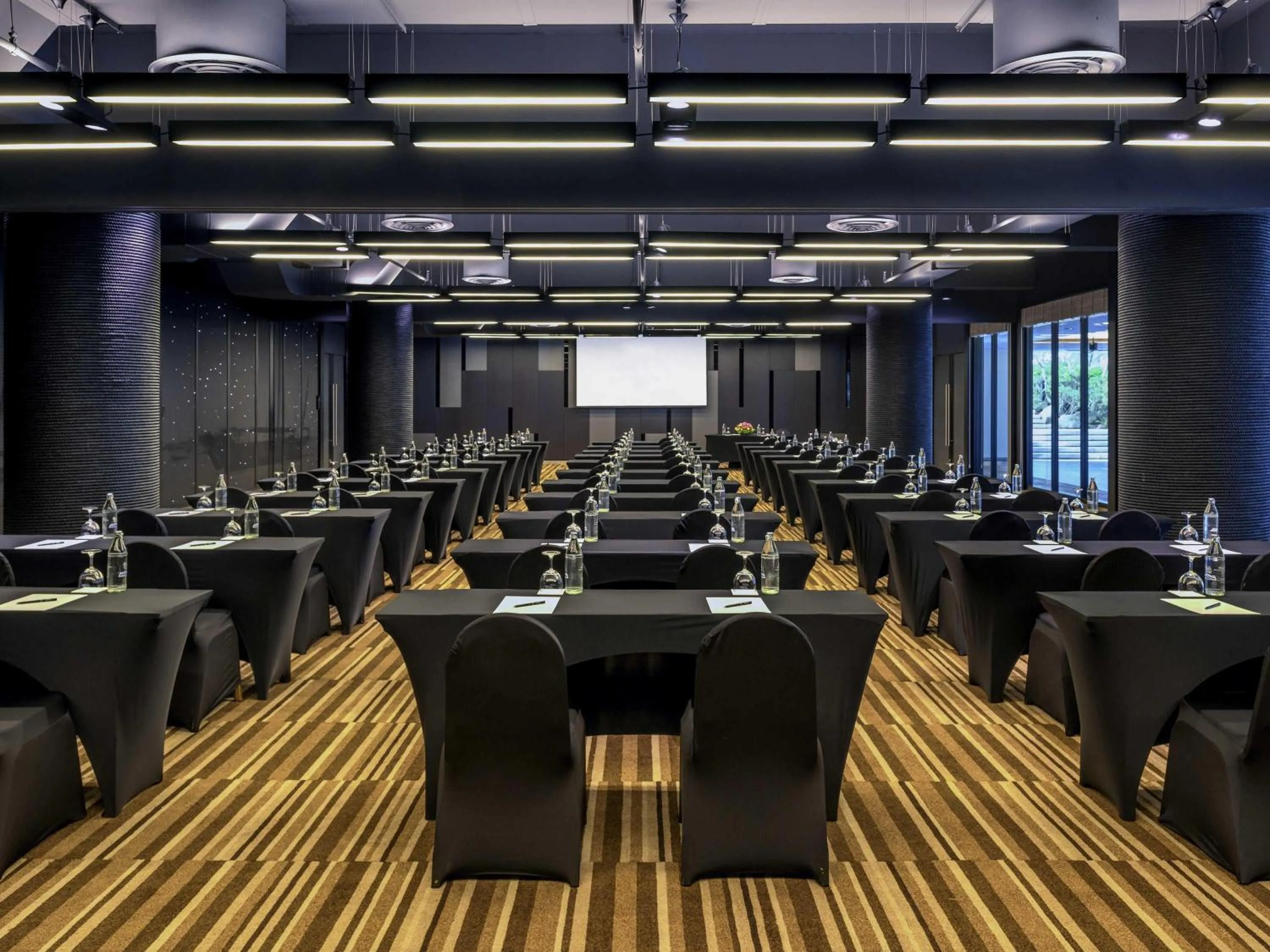 Meeting/conference room in Pullman Phuket Karon Beach Resort