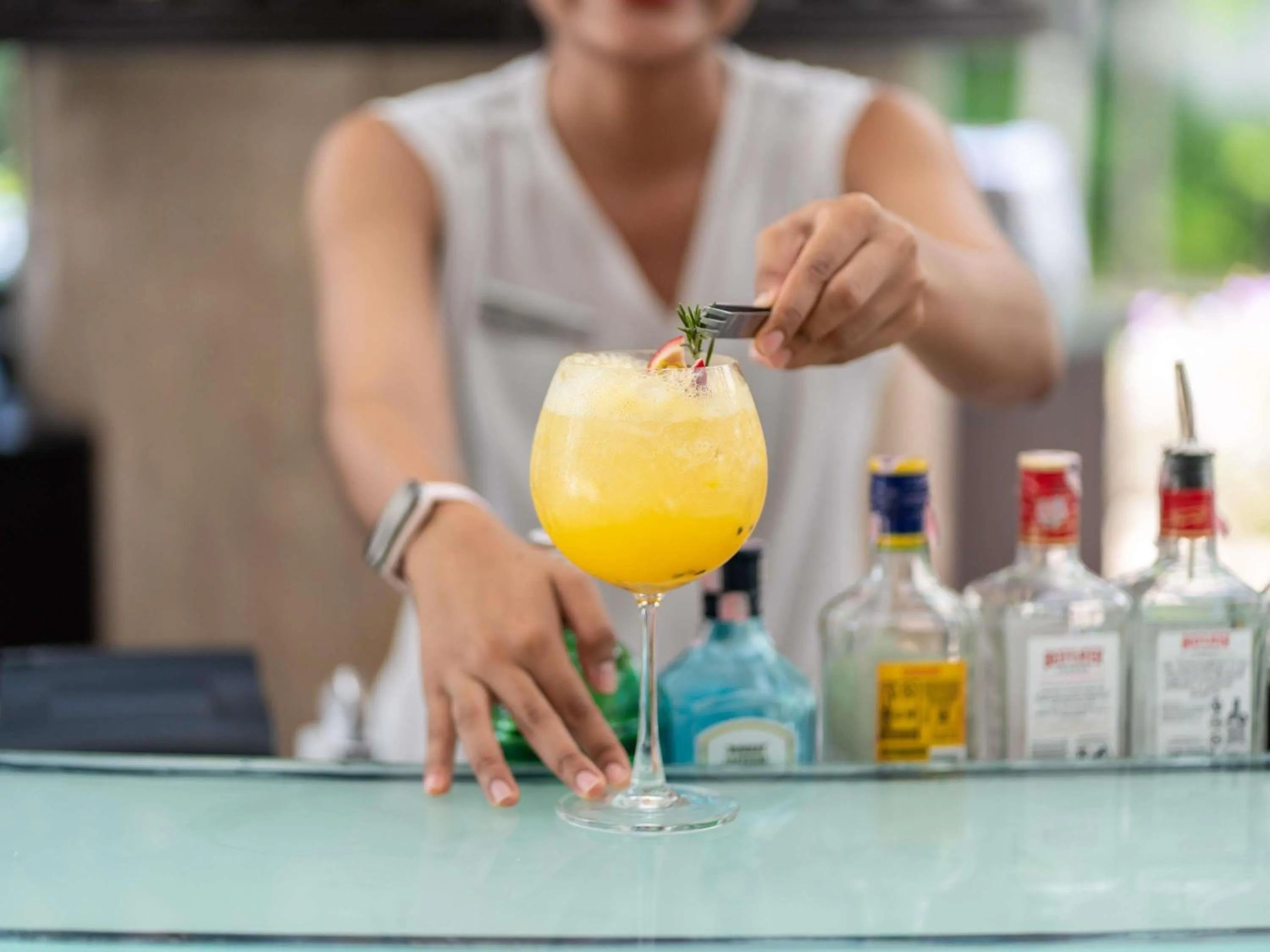 Lounge or bar in Pullman Phuket Karon Beach Resort