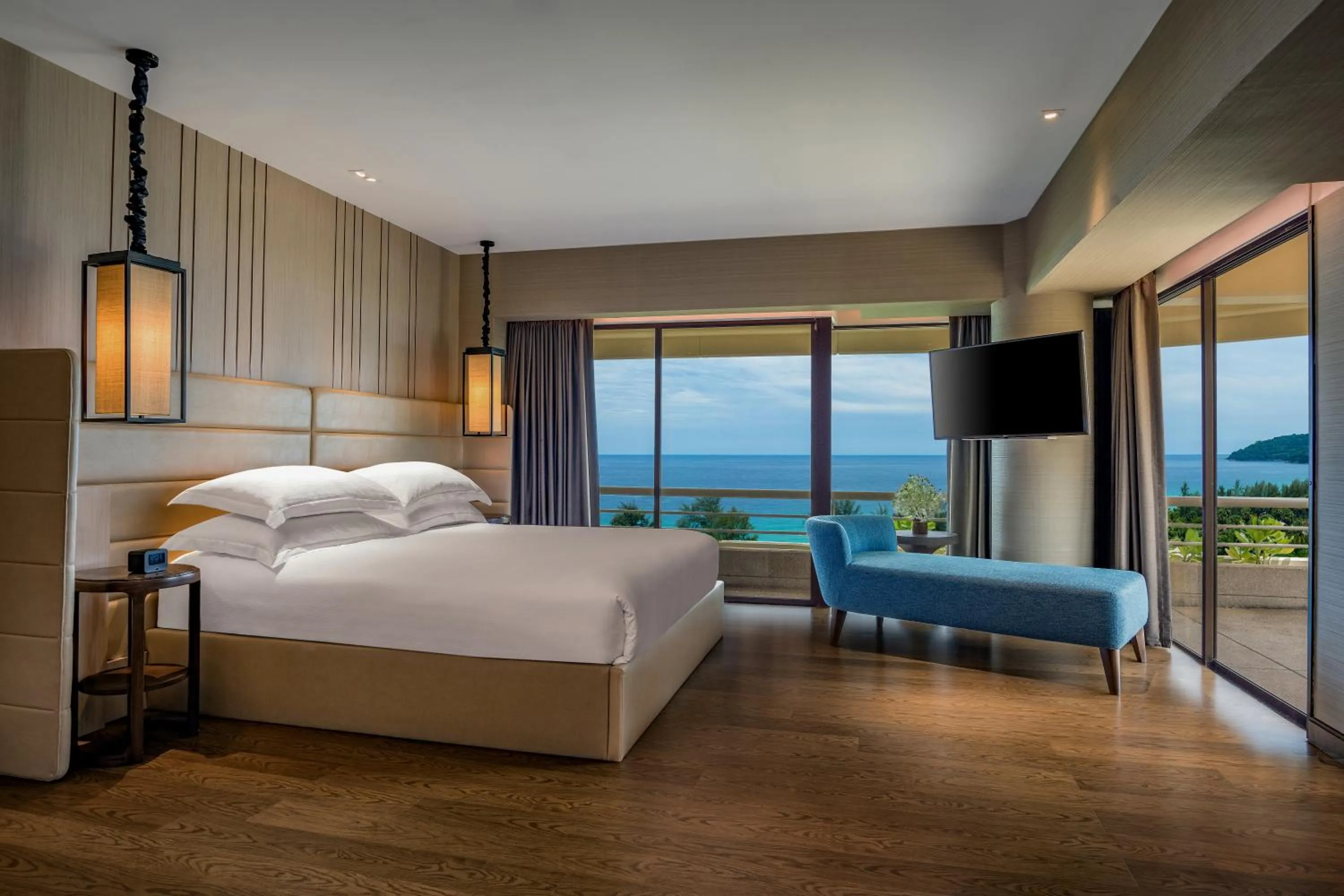 Bedroom, Bed in Pullman Phuket Karon Beach Resort