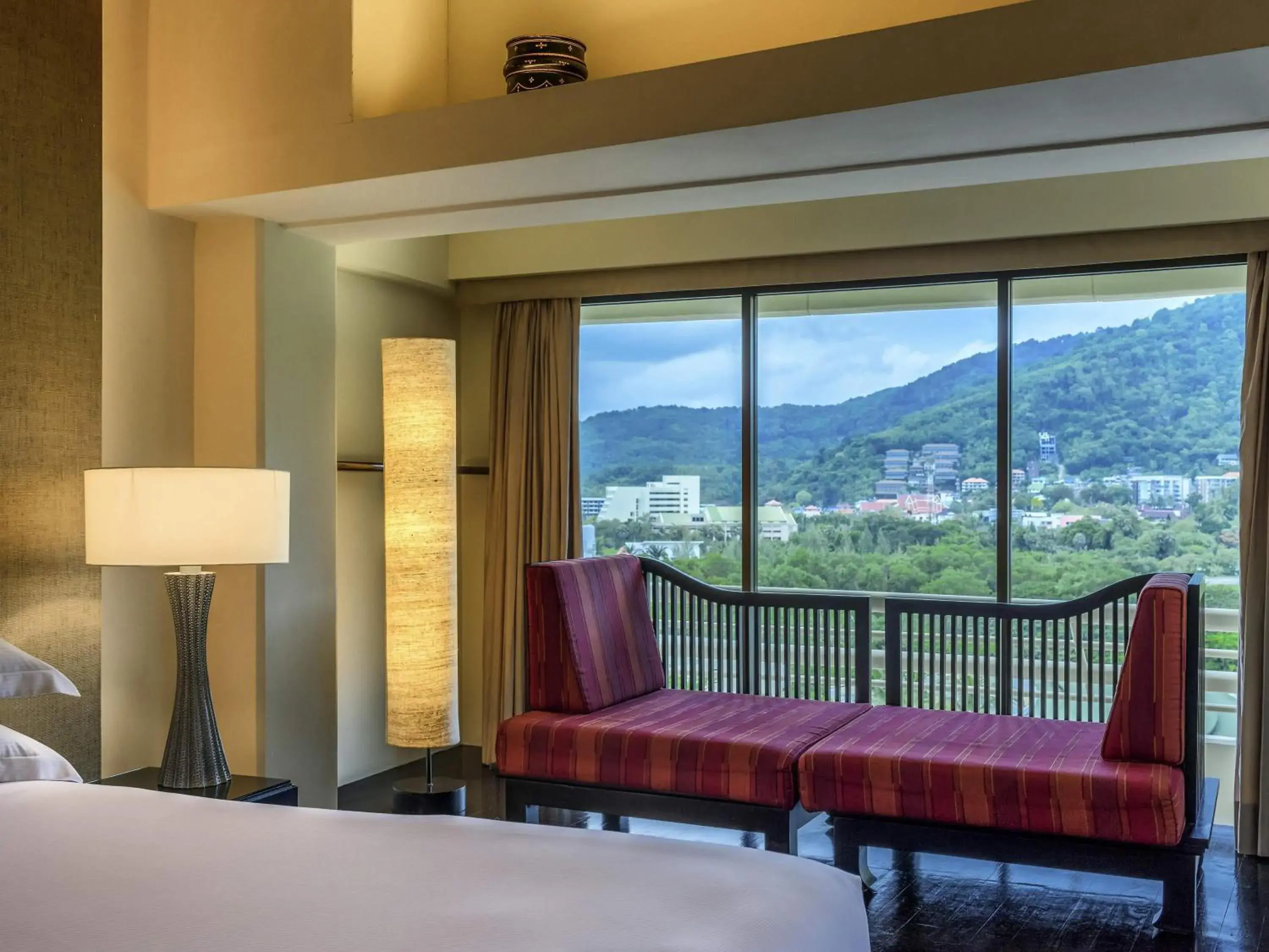 Junior Twin Suite with Garden View in Pullman Phuket Karon Beach Resort Junior Twin Suite with Garden View in Pullman Phuket Karon Beach Resort