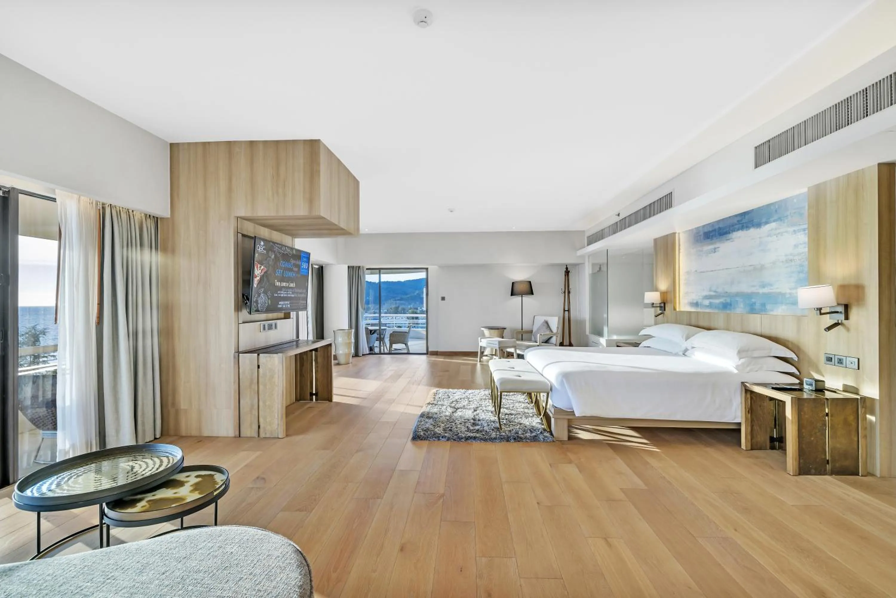 TV and multimedia, Bed in Pullman Phuket Karon Beach Resort