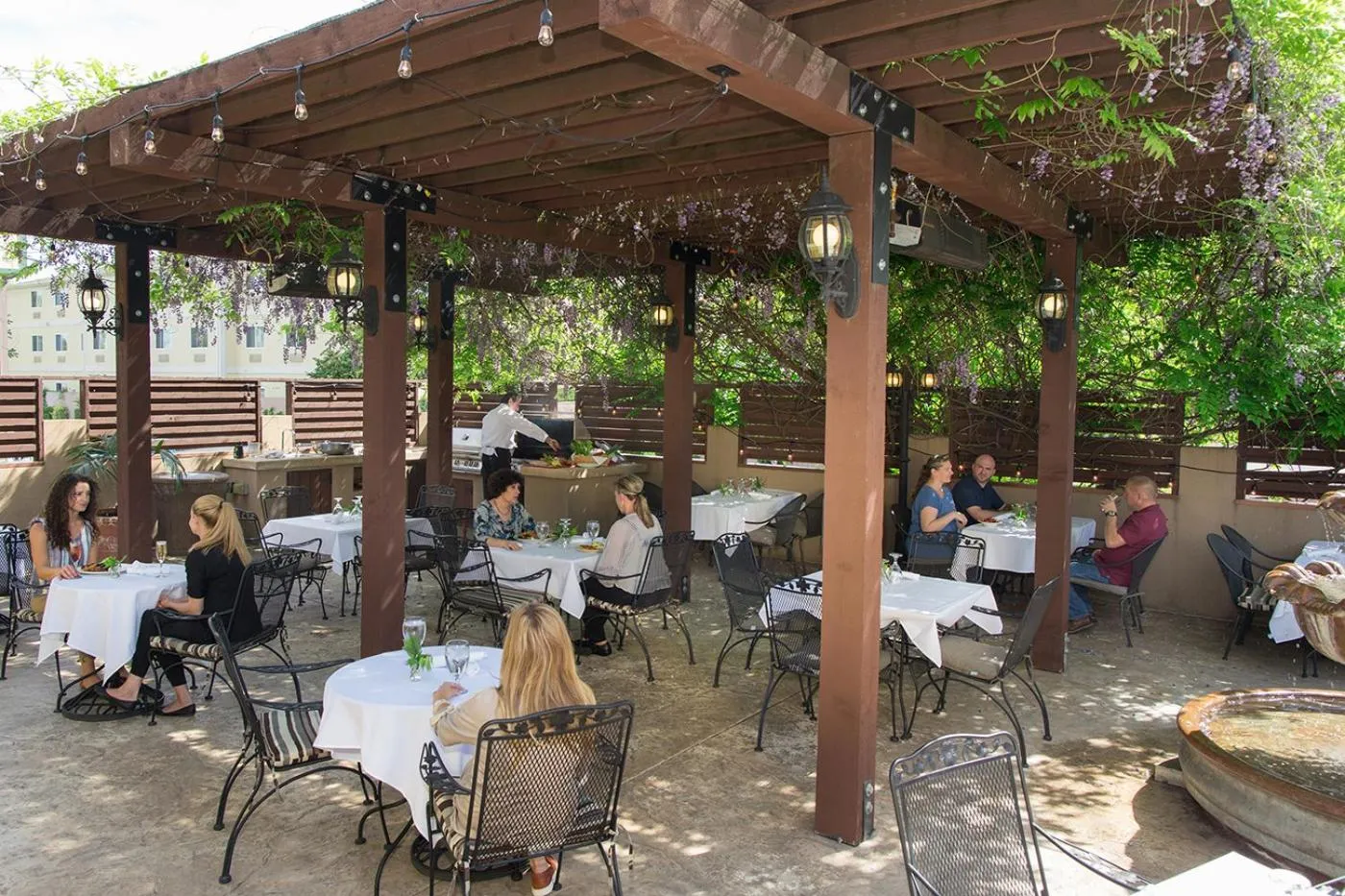 Balcony/Terrace in Rogue Regency Inn & Suites