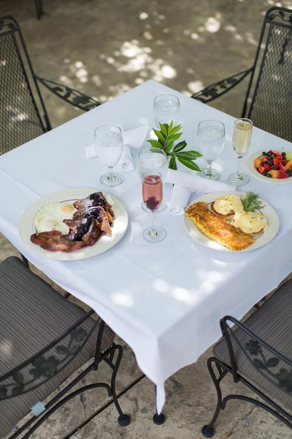 Restaurant/places to eat in Rogue Regency Inn & Suites