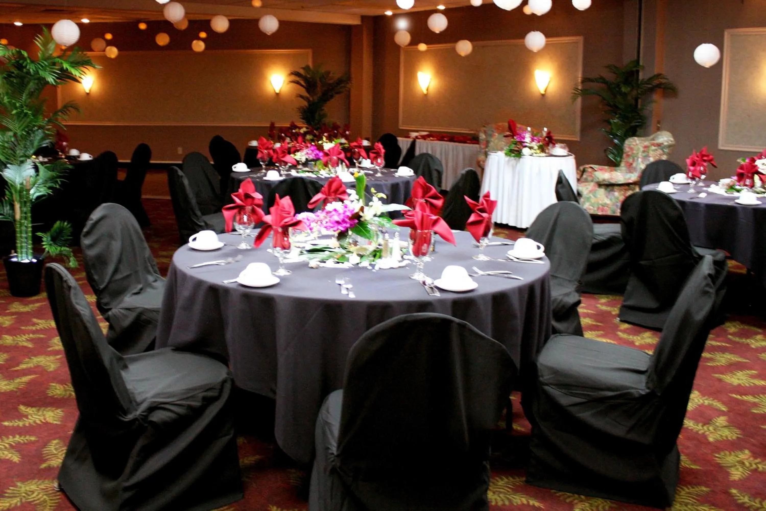 Banquet/Function facilities in Rogue Regency Inn & Suites