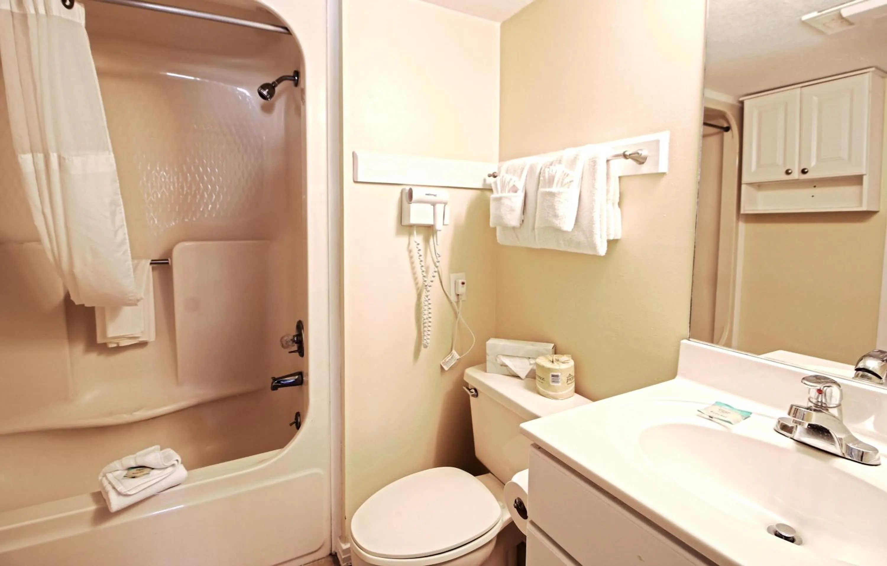 Shower in Peppertree By The Sea