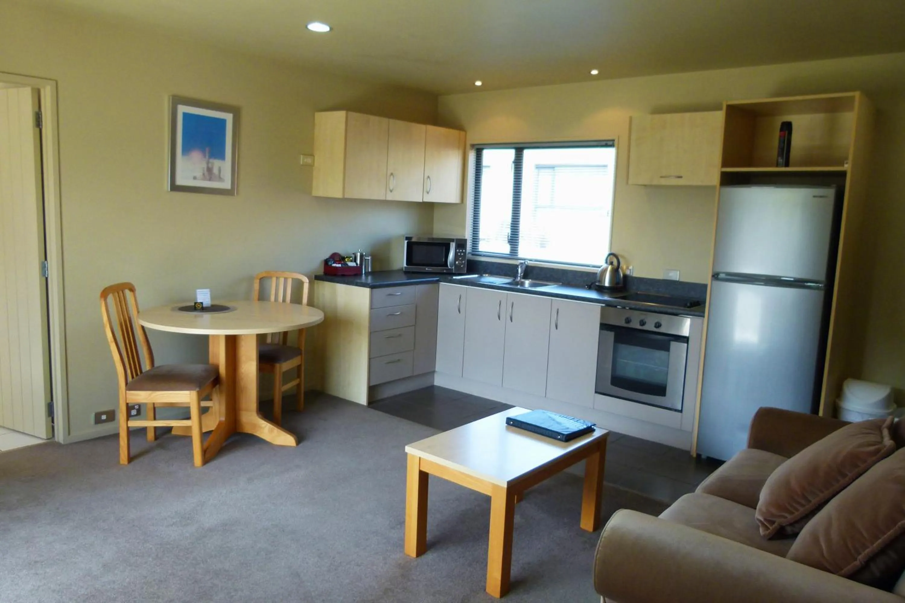 Kitchen or kitchenette in Kaikoura Gateway Motor Lodge