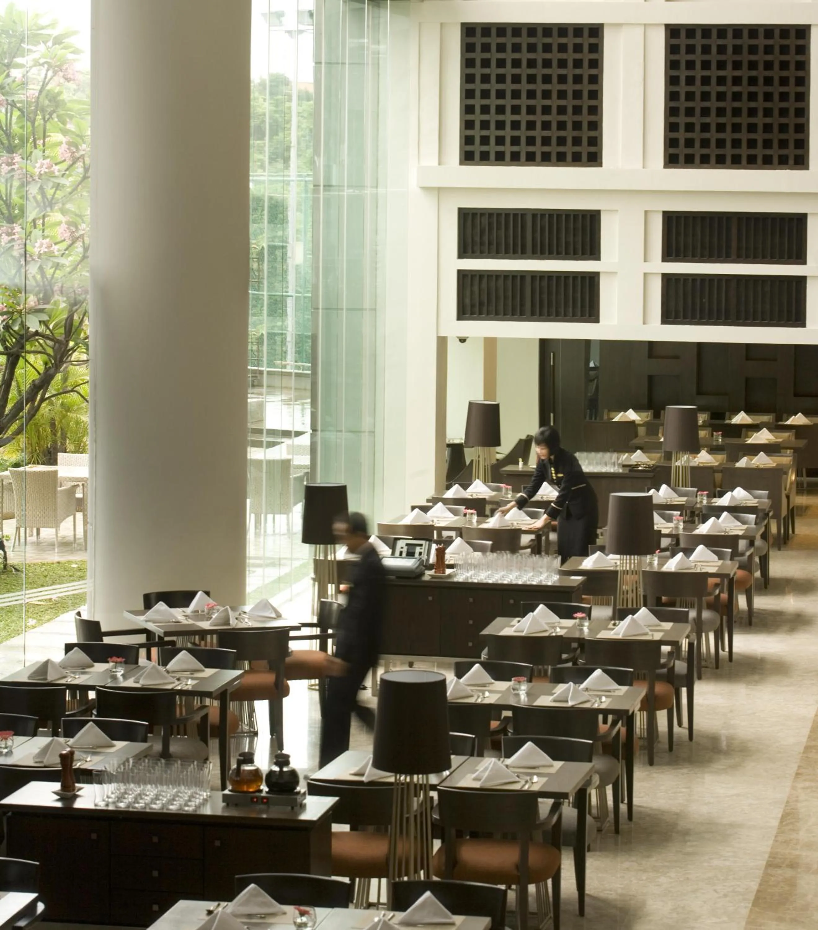 Restaurant/places to eat in Hotel Santika Premiere Slipi Jakarta