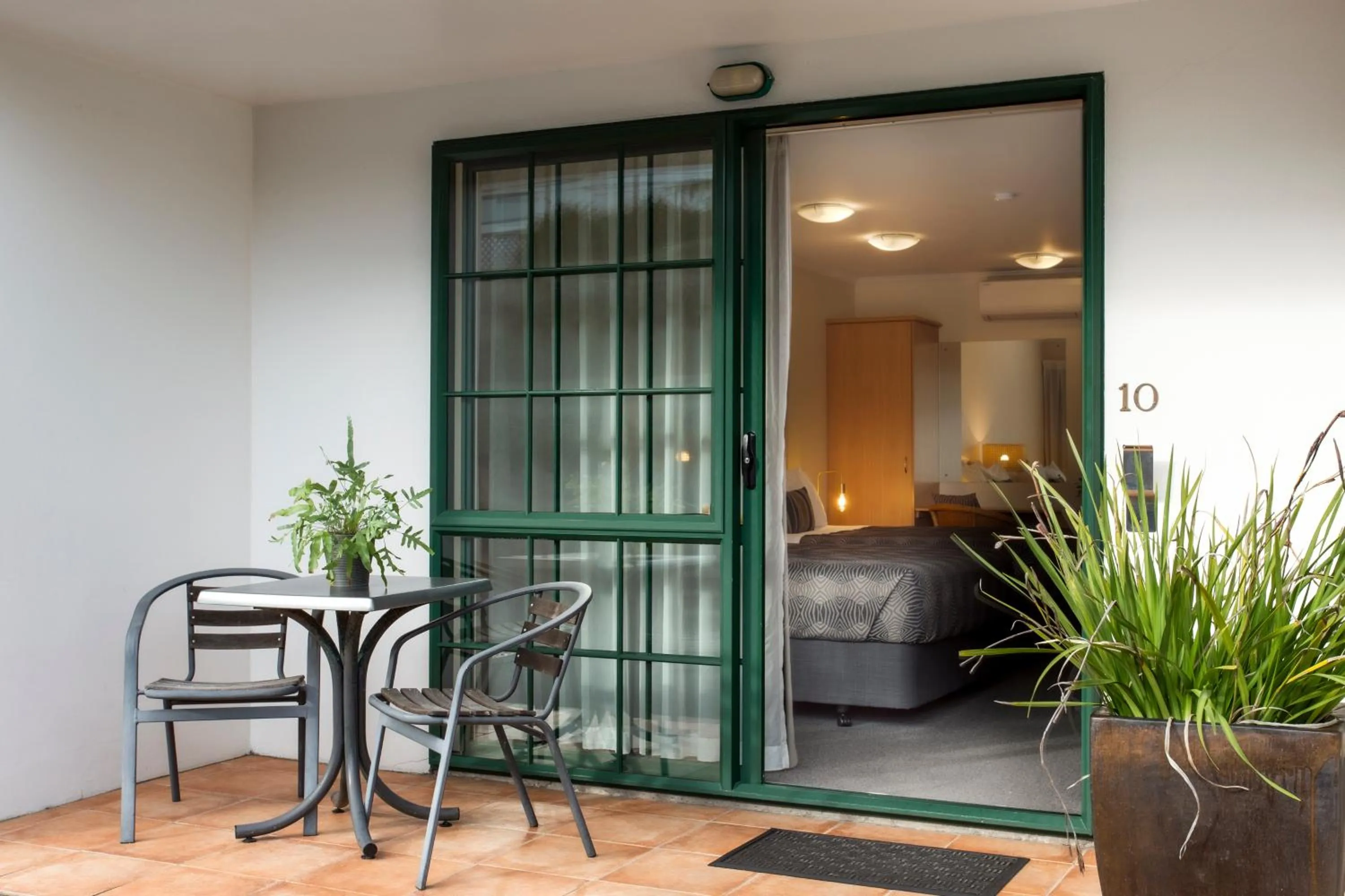 Greenlane Manor Motel