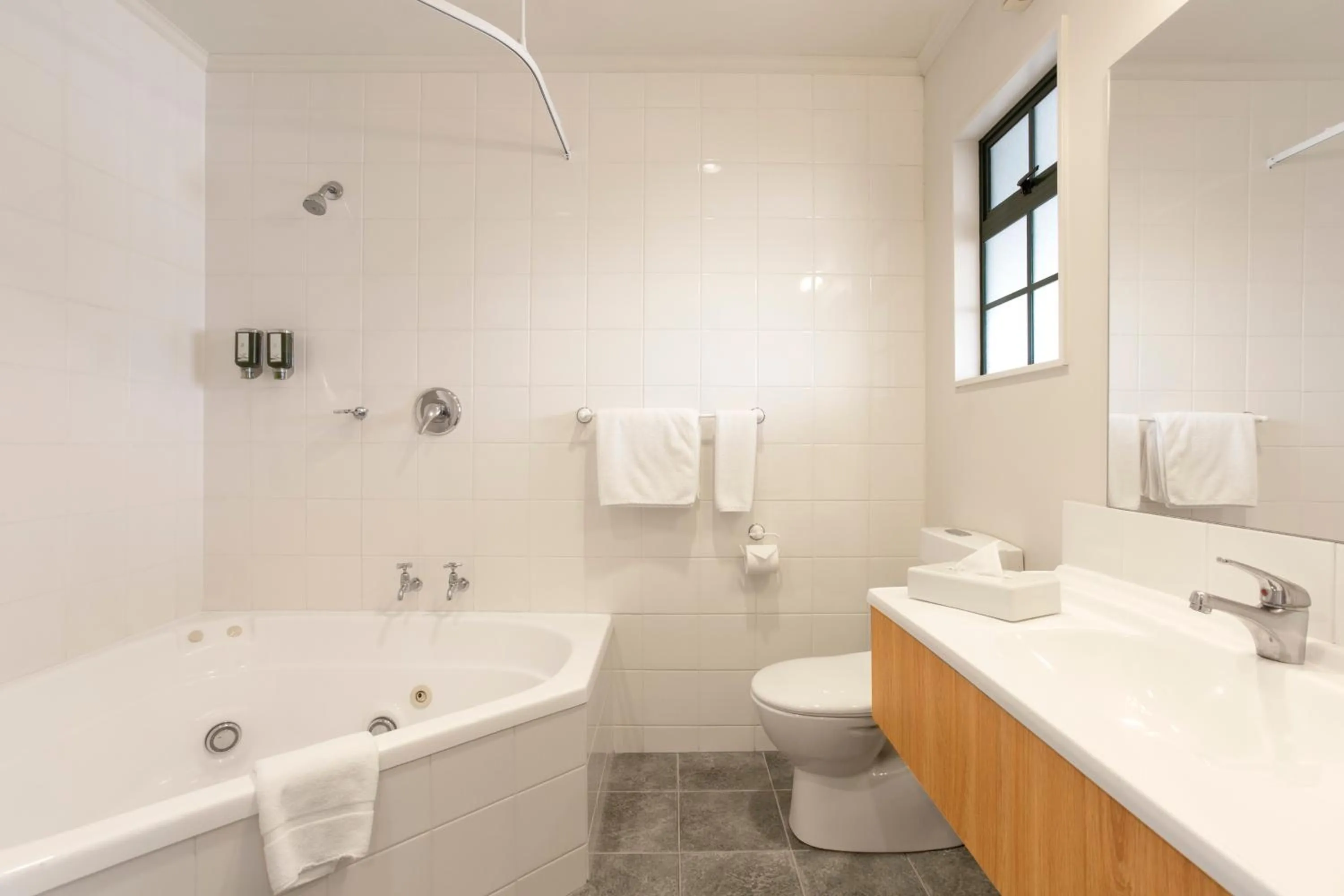 Greenlane Manor Motel