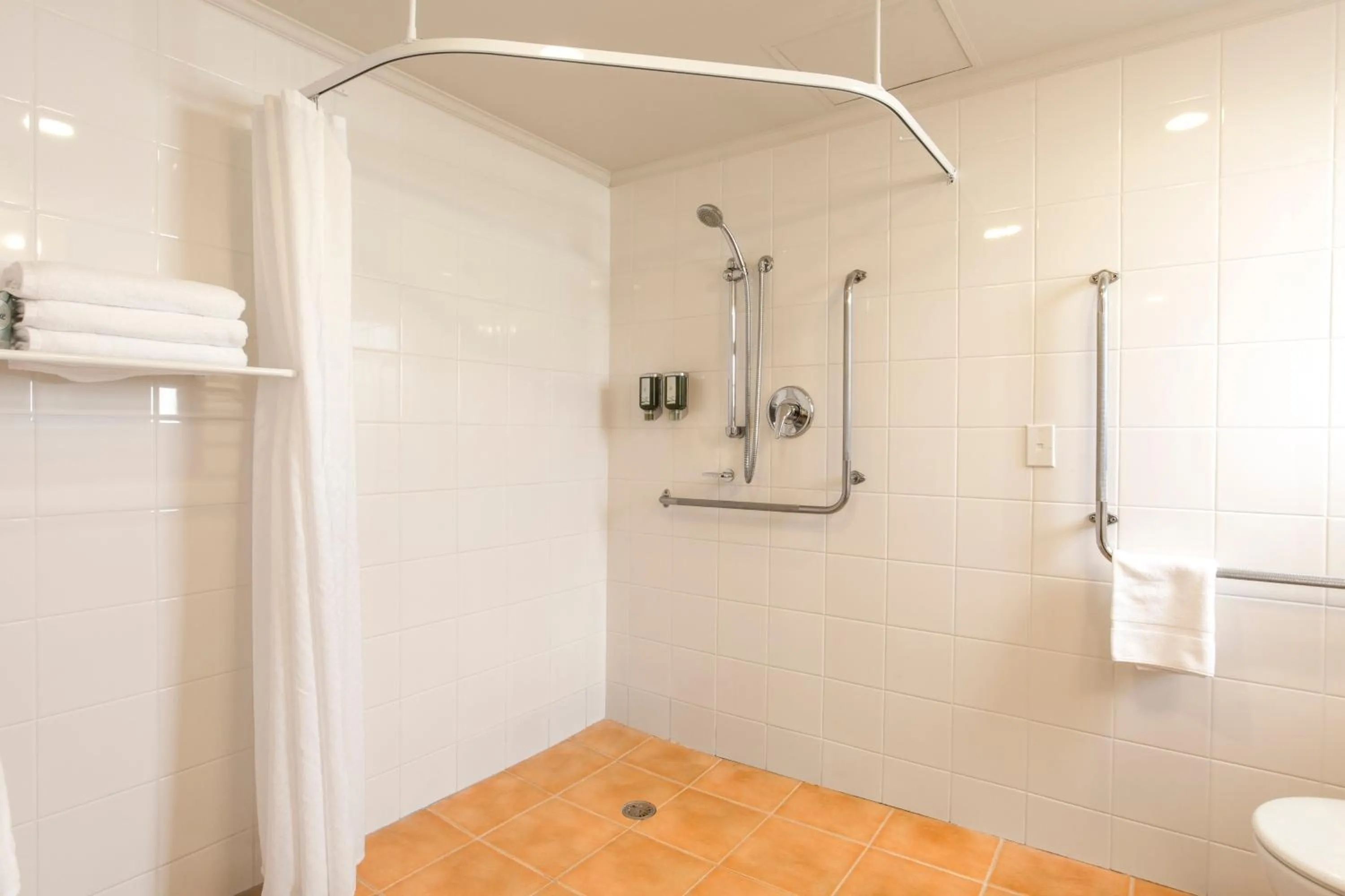 Greenlane Manor Motel