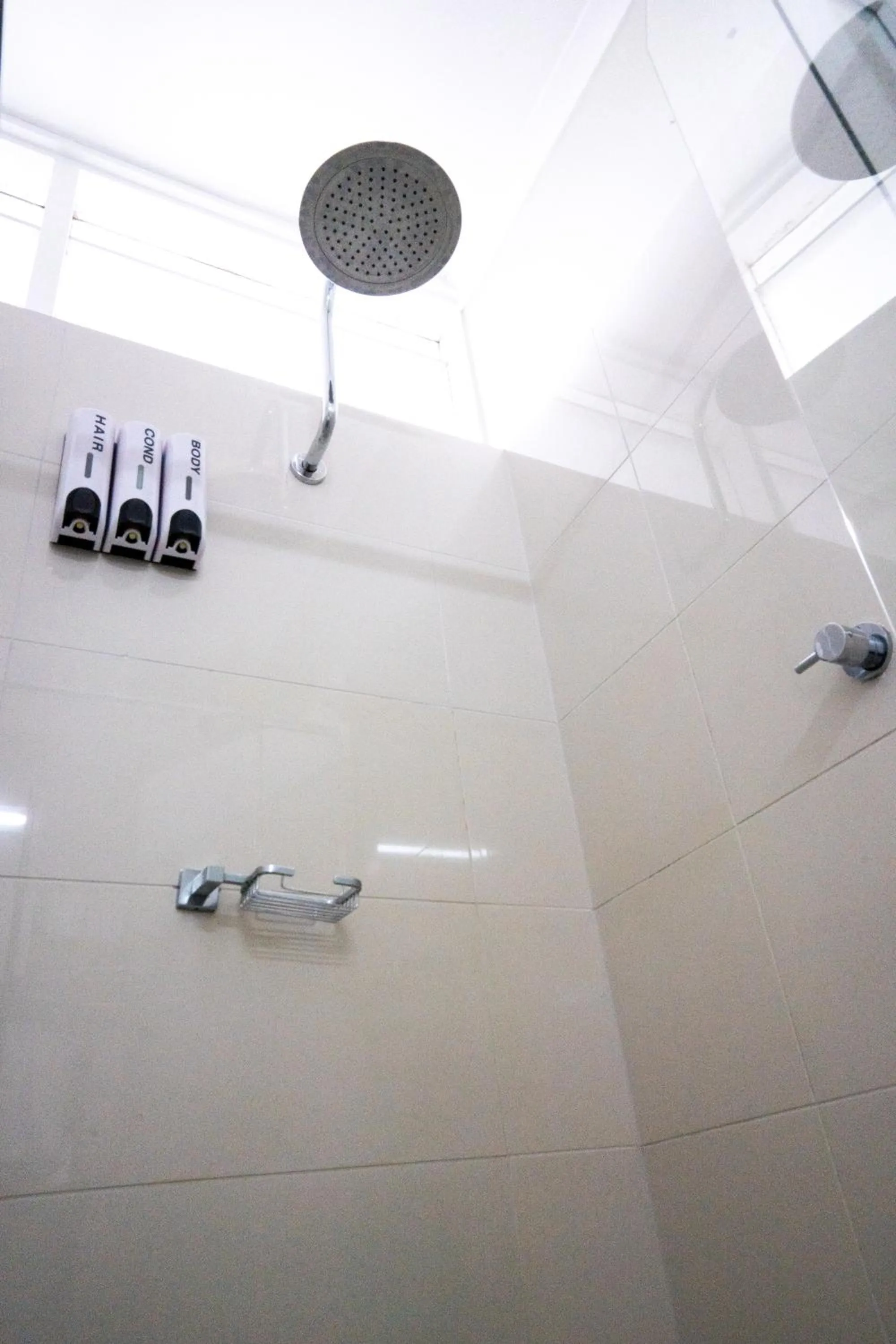 Bathroom in Admiralty Inn