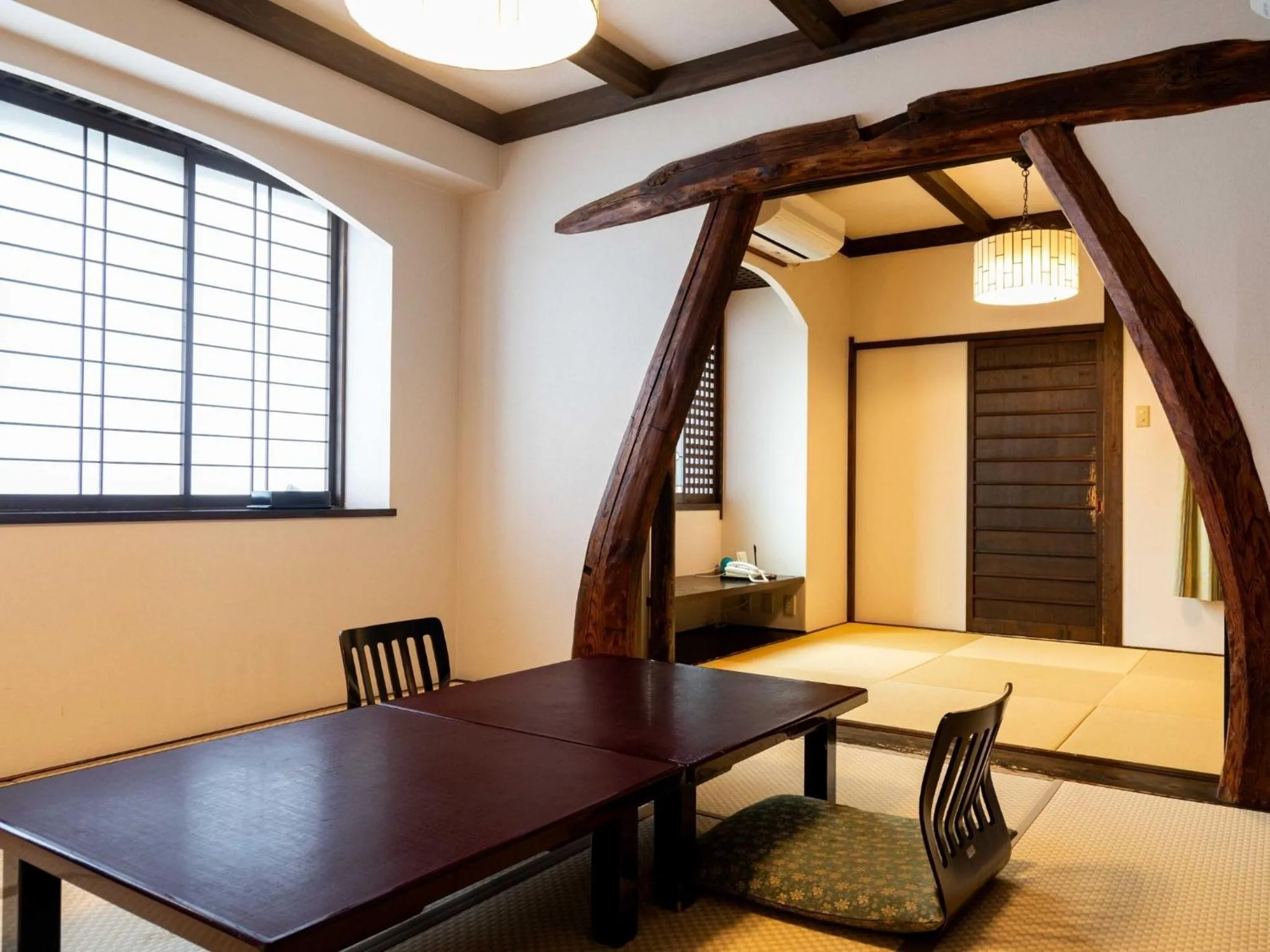 Photo of the whole room in Sasara