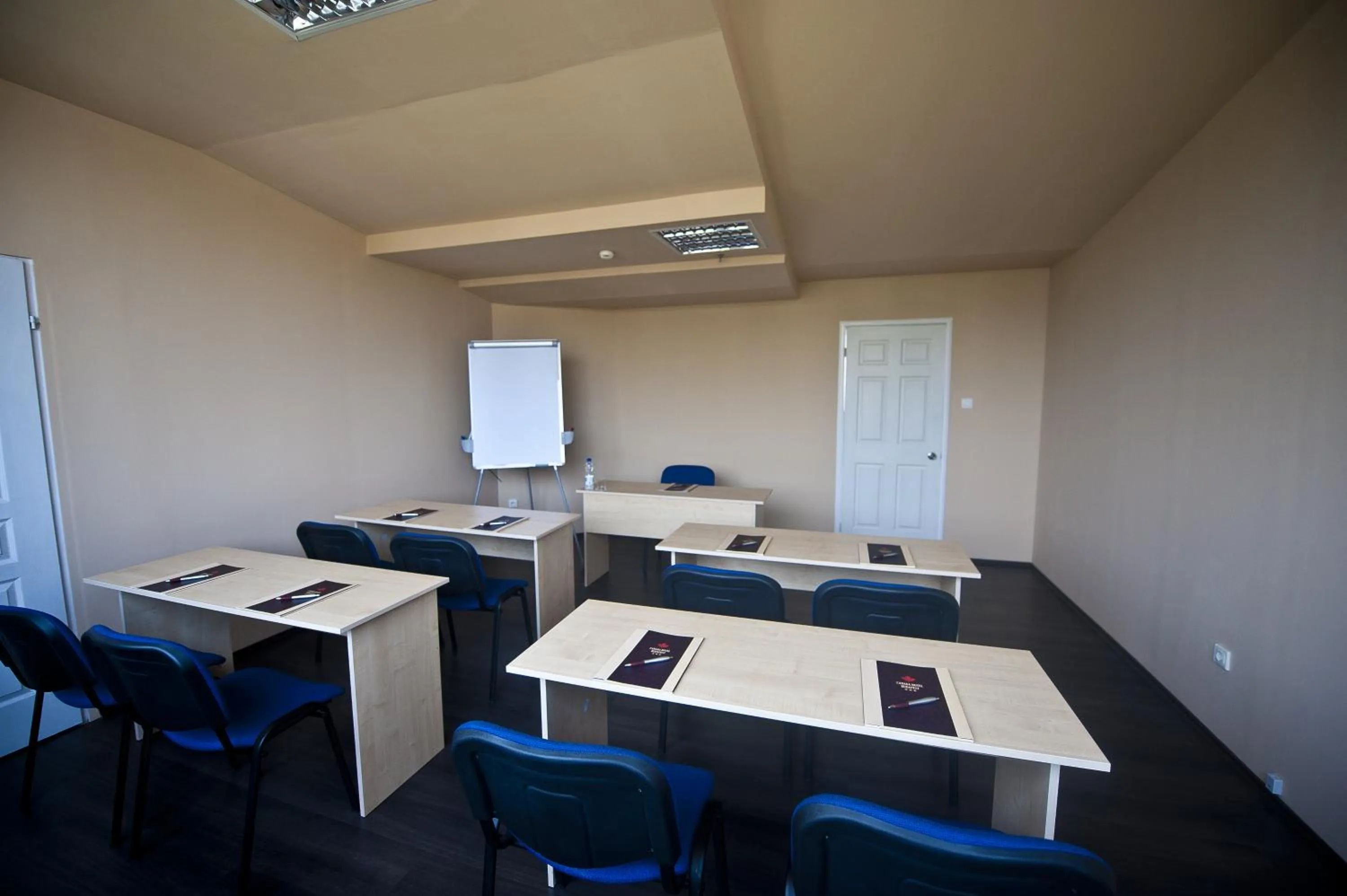 Banquet/Function facilities in Canada Hotel Budapest