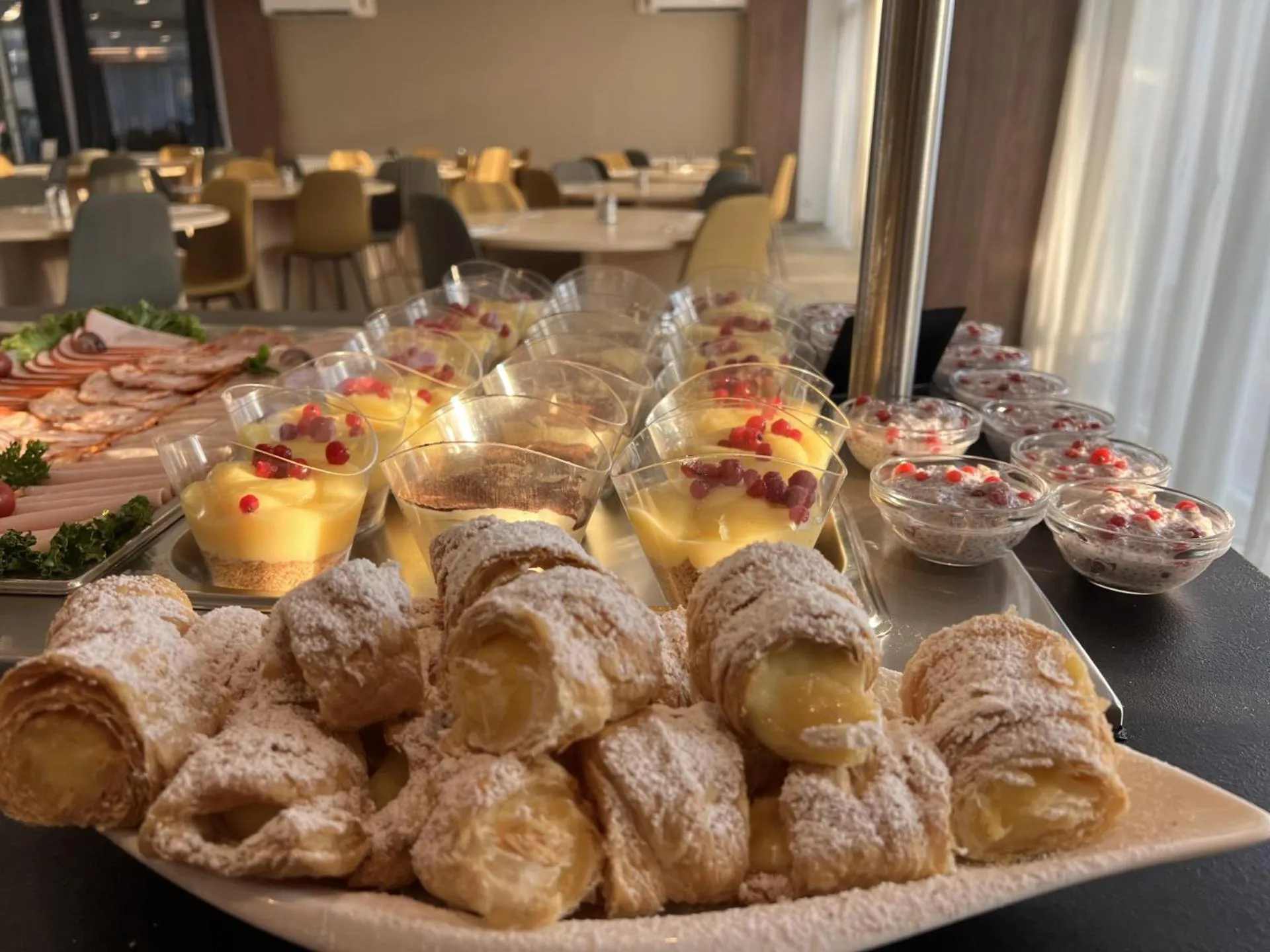 Restaurant/places to eat in Canada Hotel Budapest