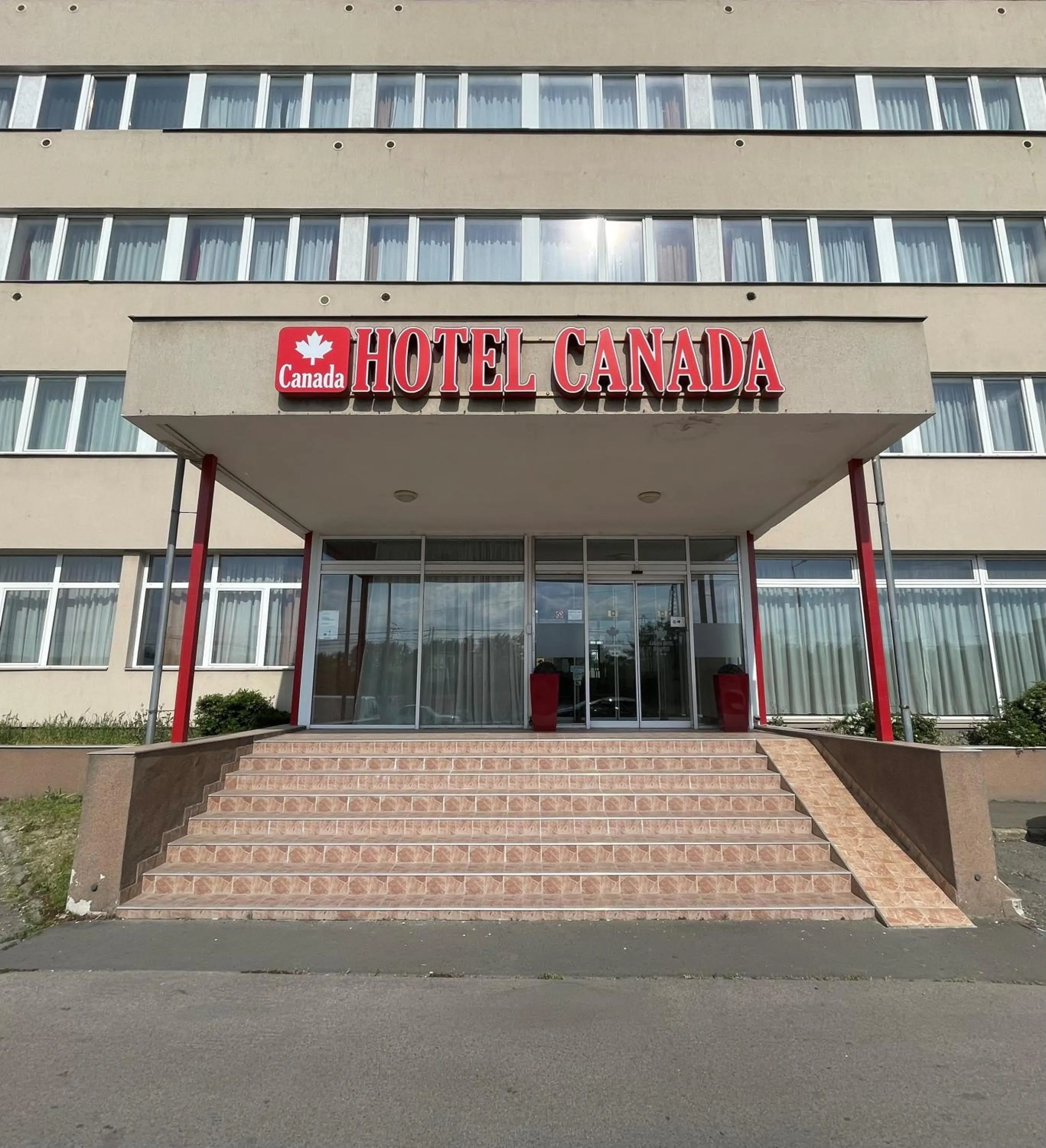 Property building in Canada Hotel Budapest