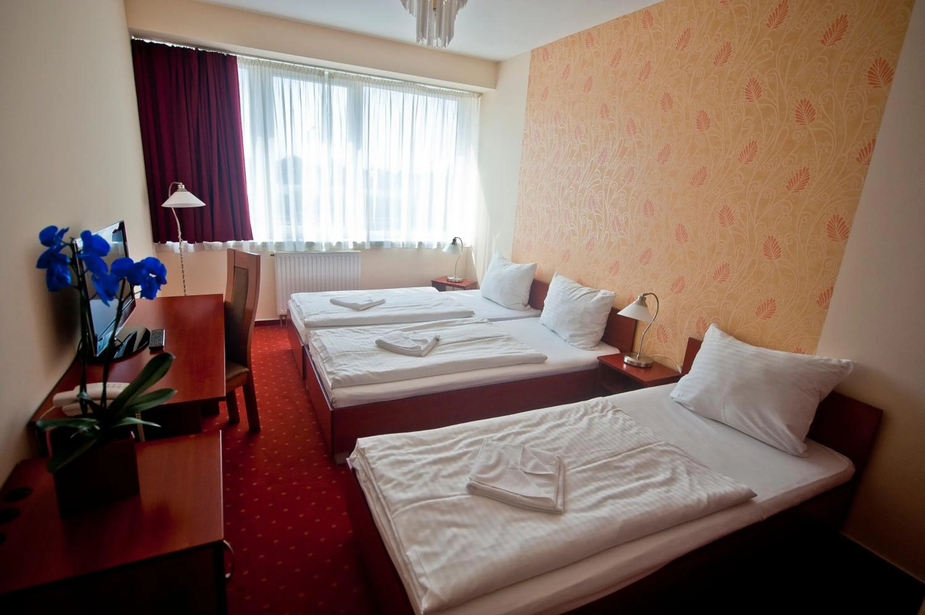 Photo of the whole room, Bed in Canada Hotel Budapest