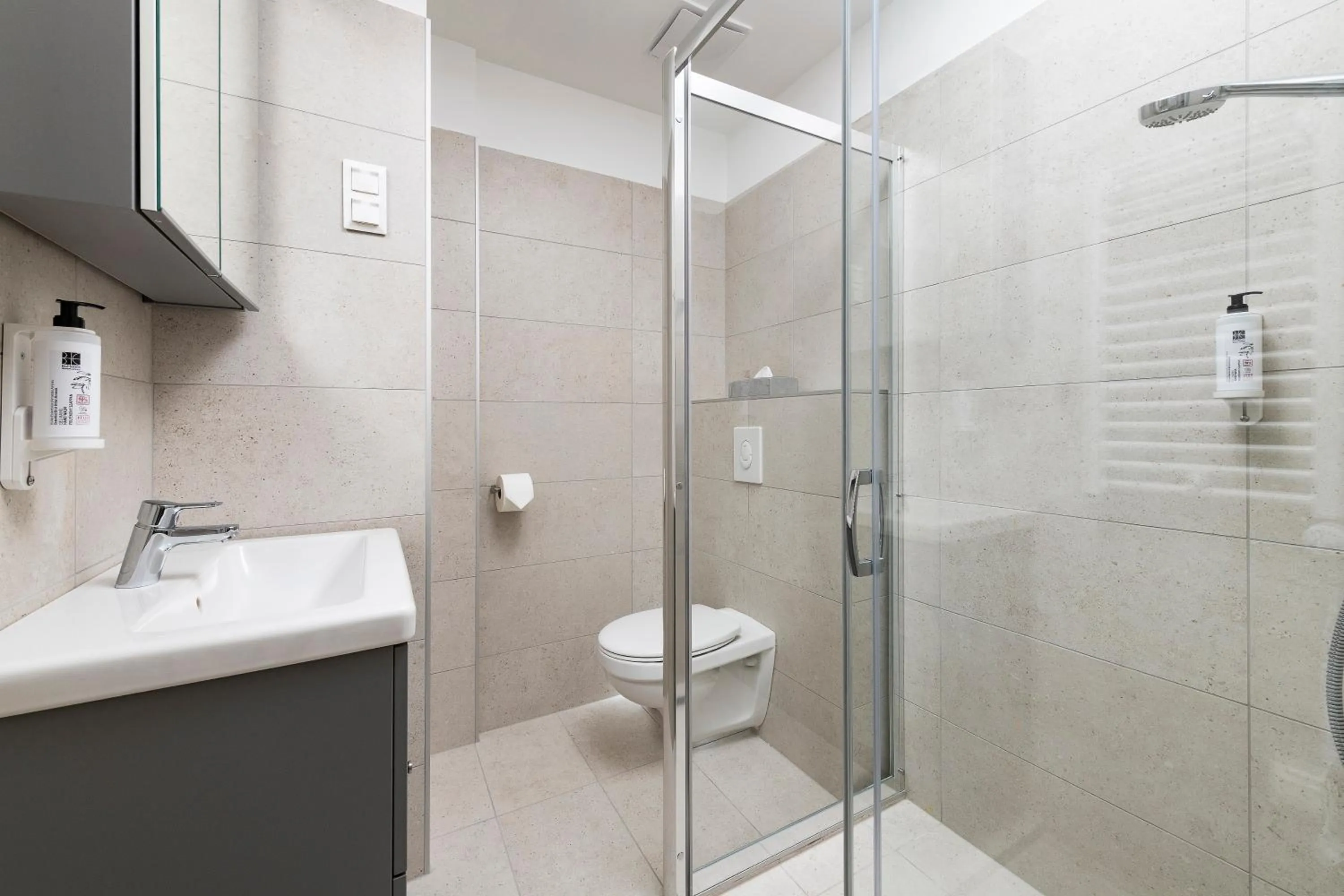 Shower in Bo18 Hotel Superior