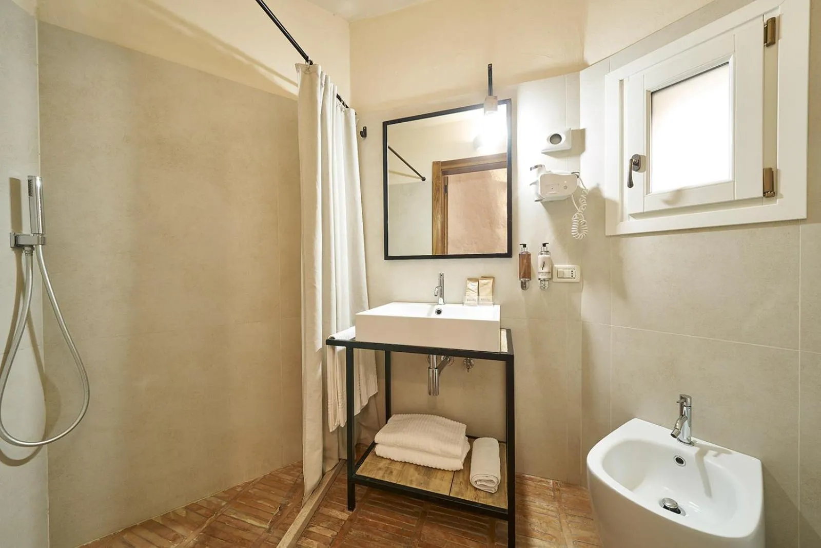 Bathroom in Fra I Sassi Residence