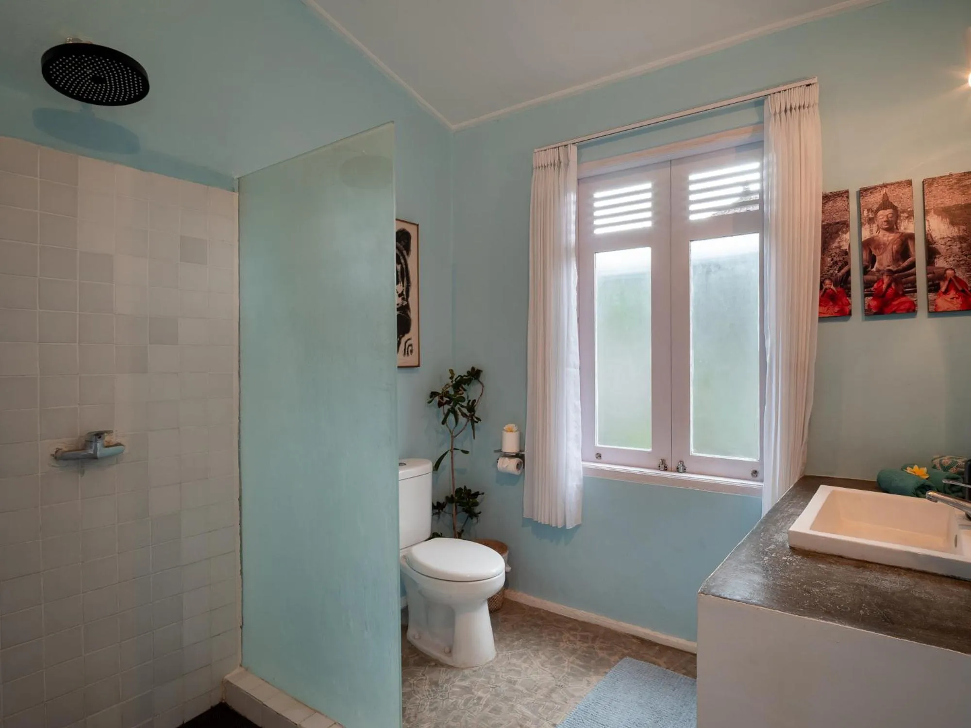 Shower in Lila Boutik Residence