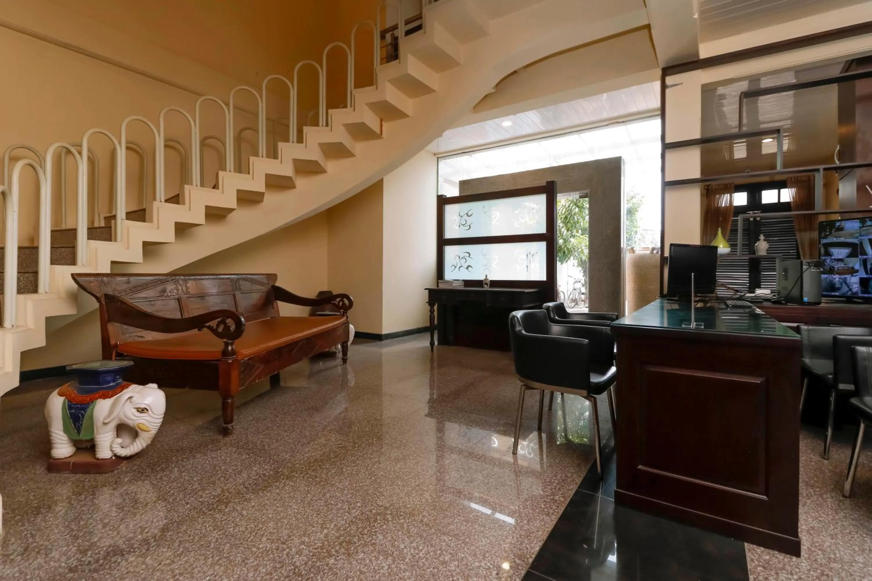 Area and facilities in RedDoorz Plus near Halim Perdanakusuma 2