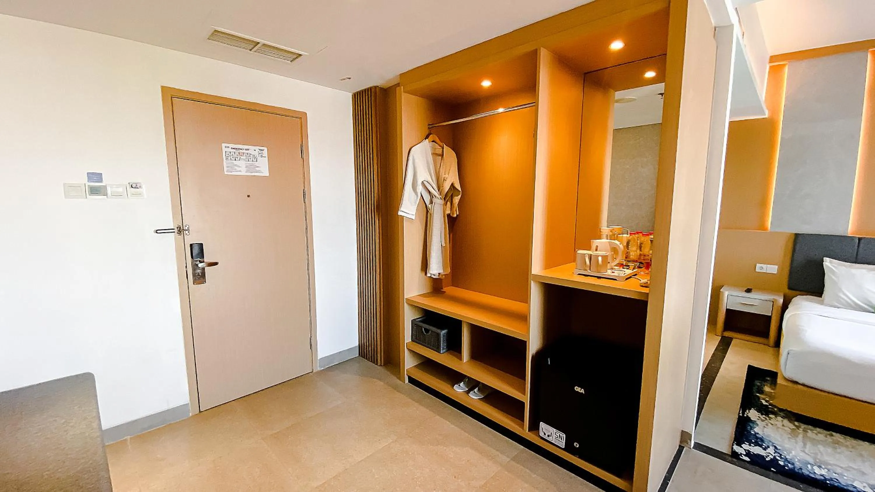 POP Suite City View with Breakfast in POP! Hotel Solo